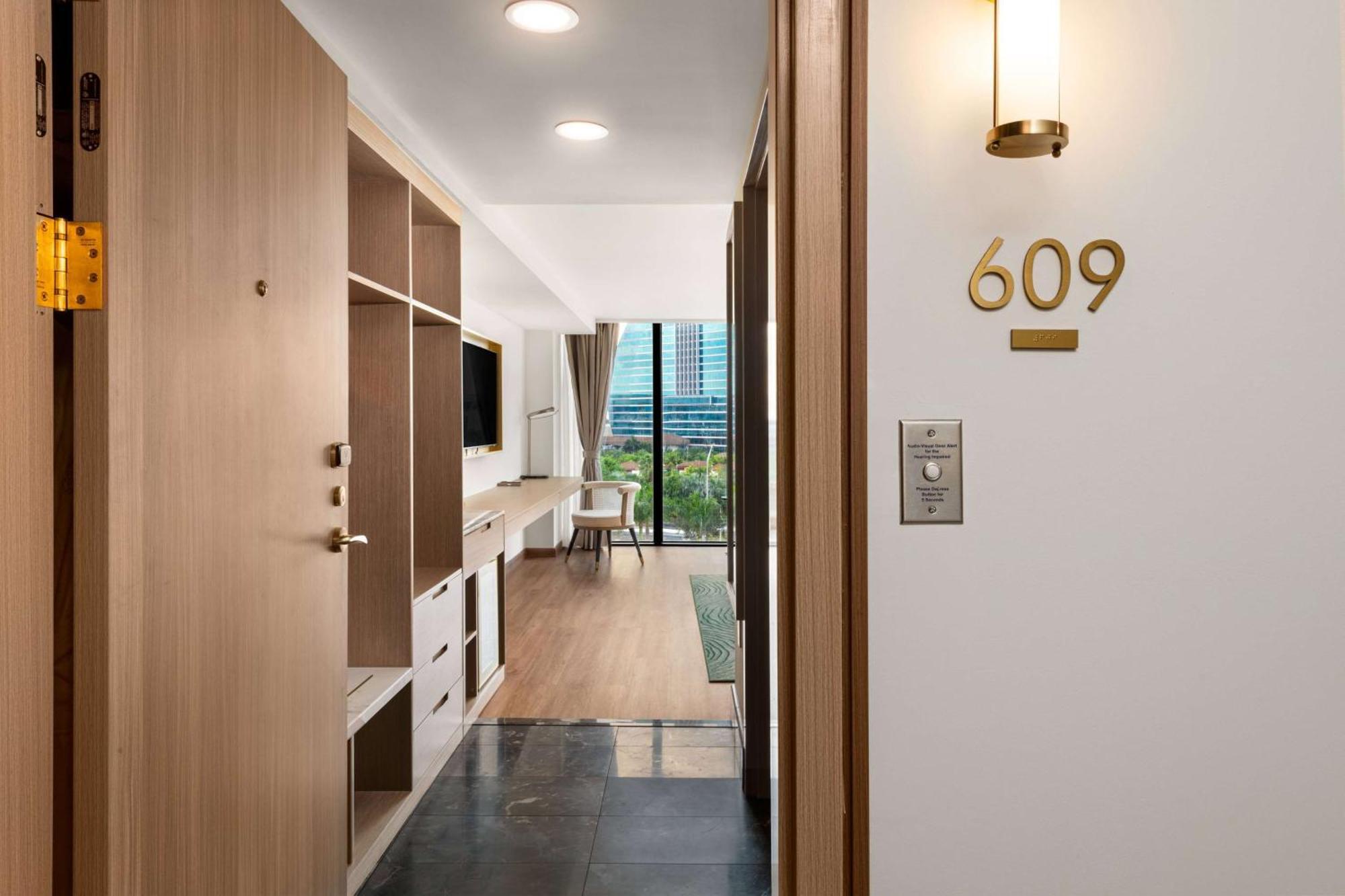 King Room - Hearing Impaired Access/Non-Smoking