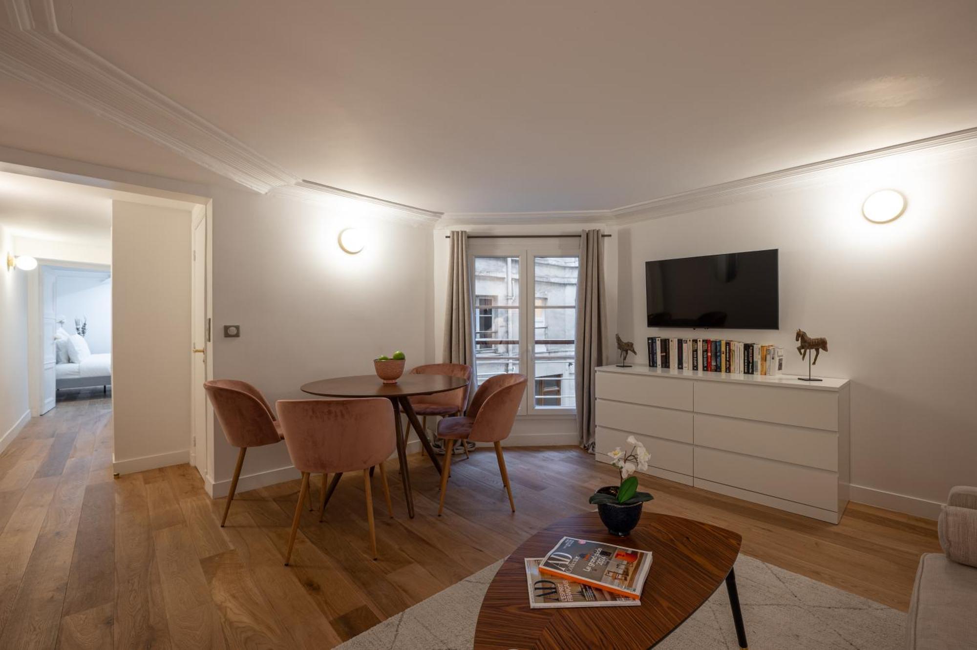 Deluxe Apartment