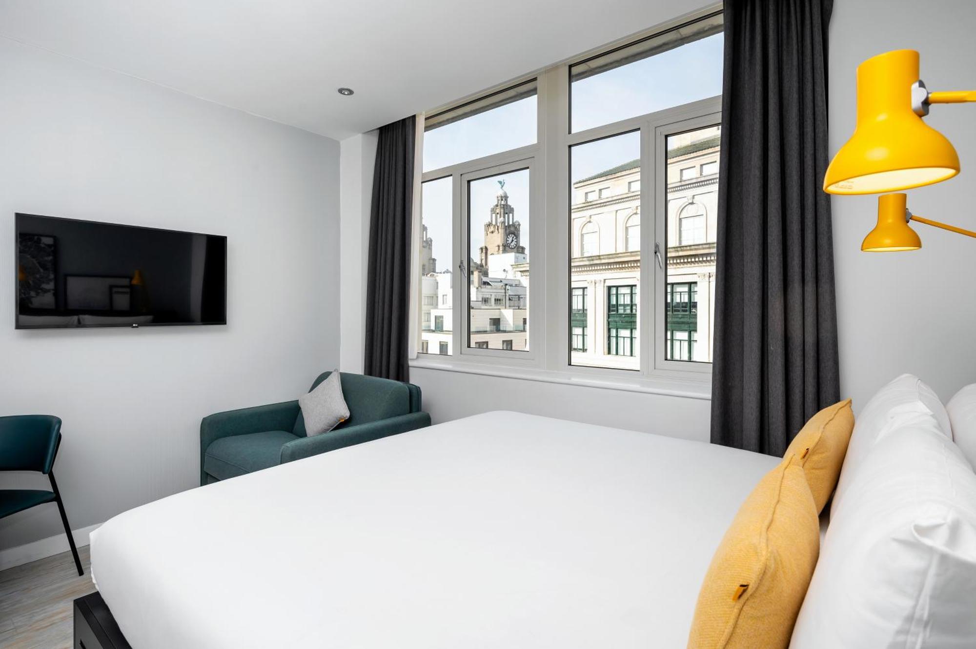 Studio Sleeps 3