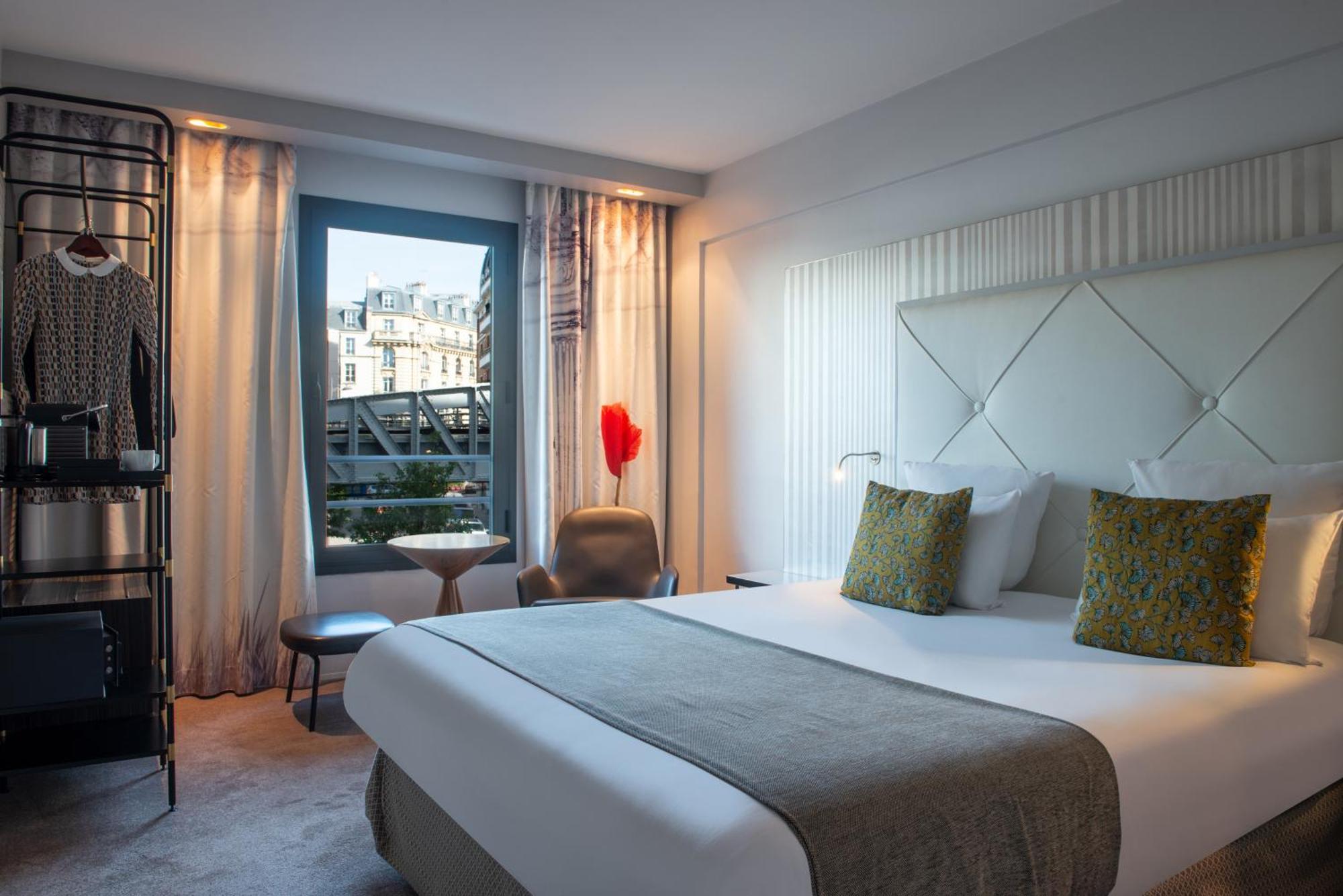 Double Room Eiffel Tower View – 3rd 4th floor