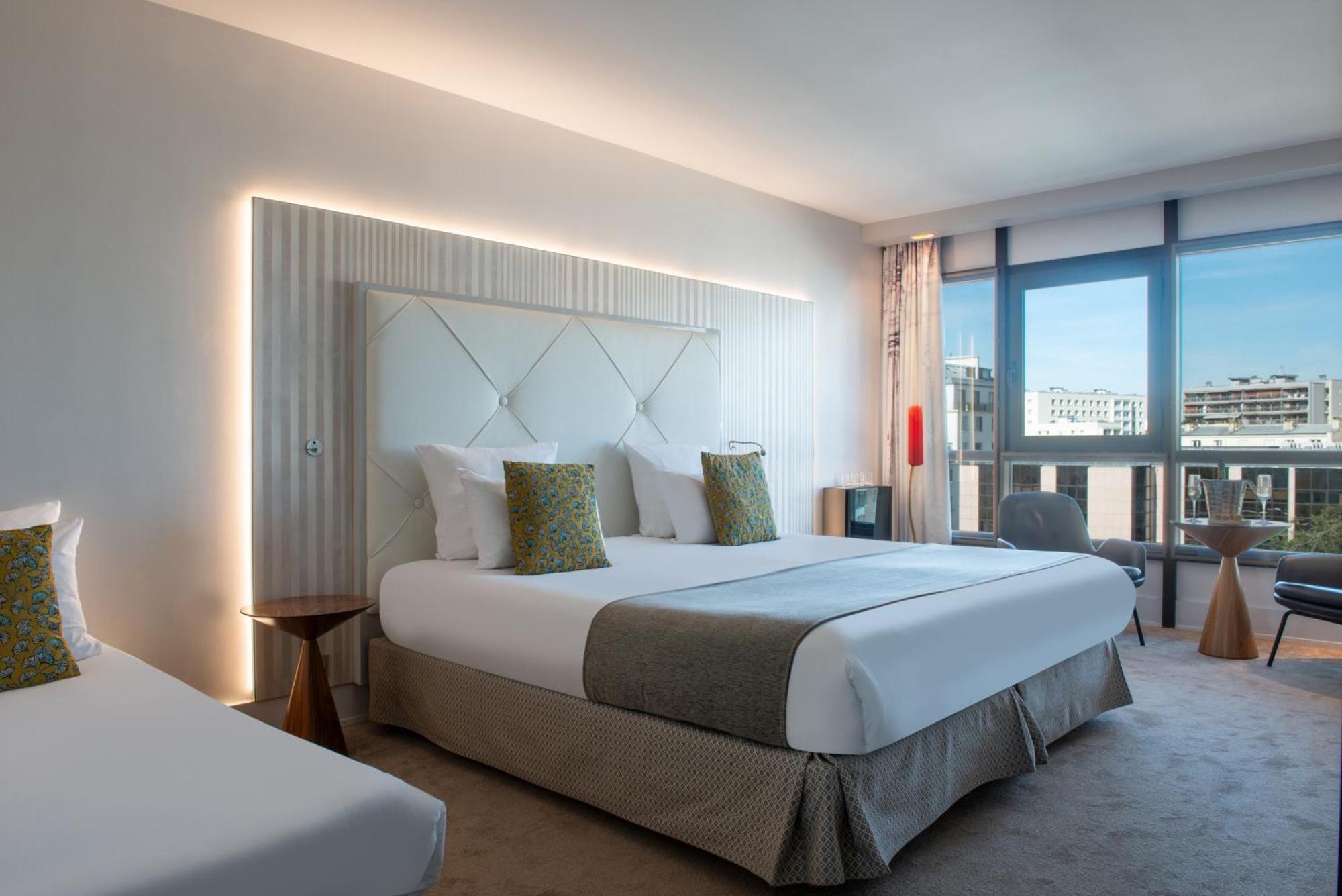 Junior Suite Eiffel Tower View