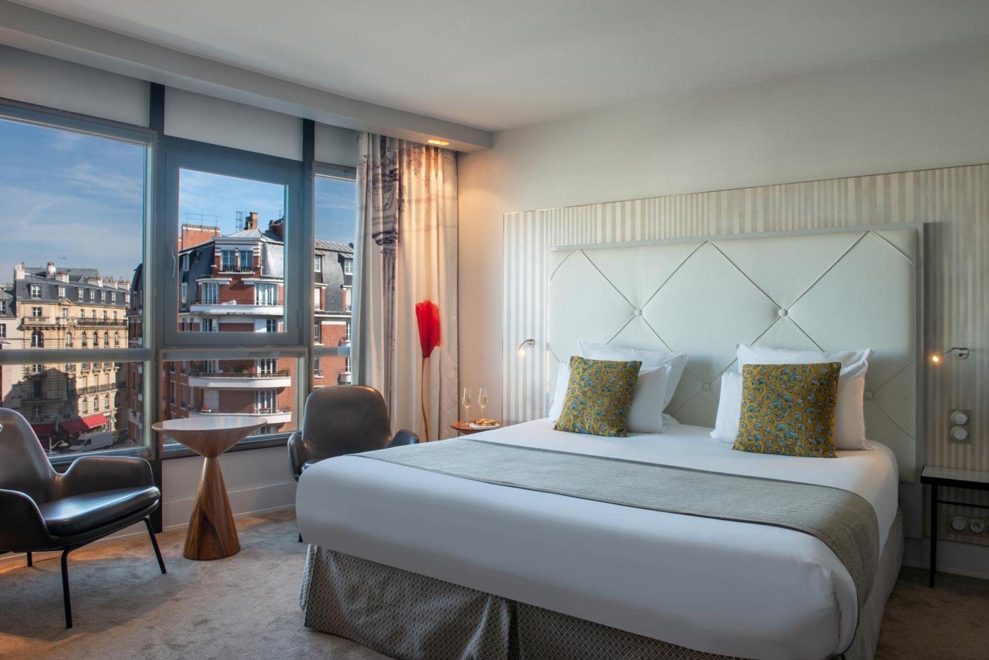 Privilege Double Room Eiffel Tower view 5th 6th floor