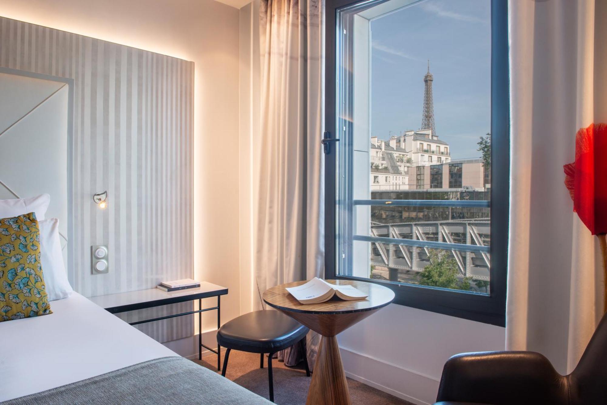Double Room Eiffel Tower View – 3rd 4th floor