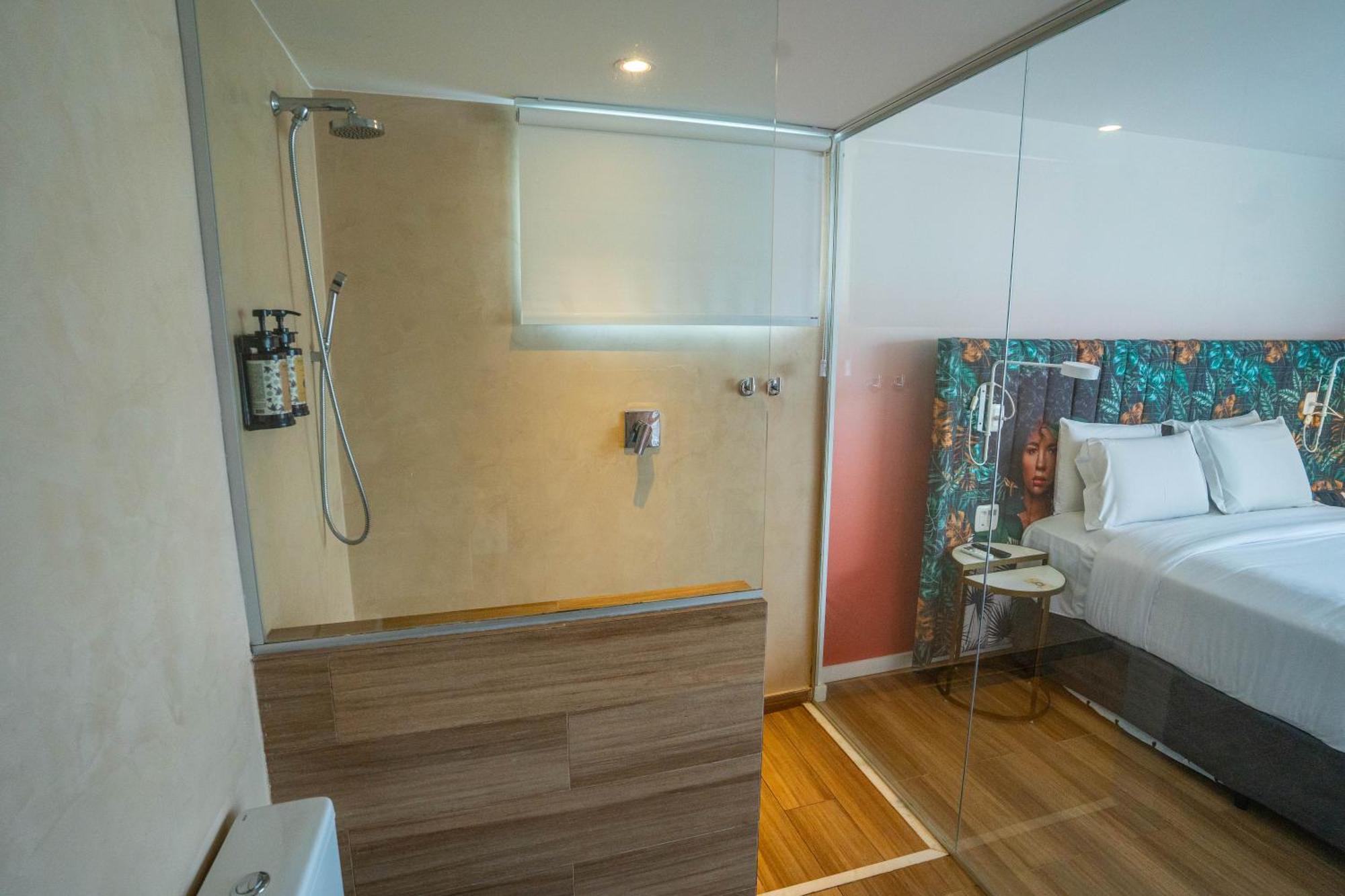 Seafront Ocean Suite with Balcony