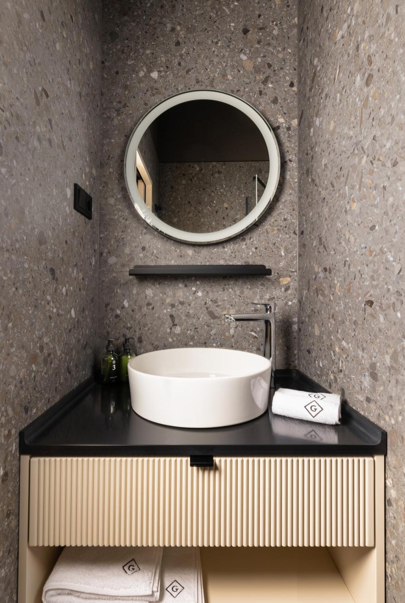 Double or Twin Room with Balcony,1537241845:JPEG