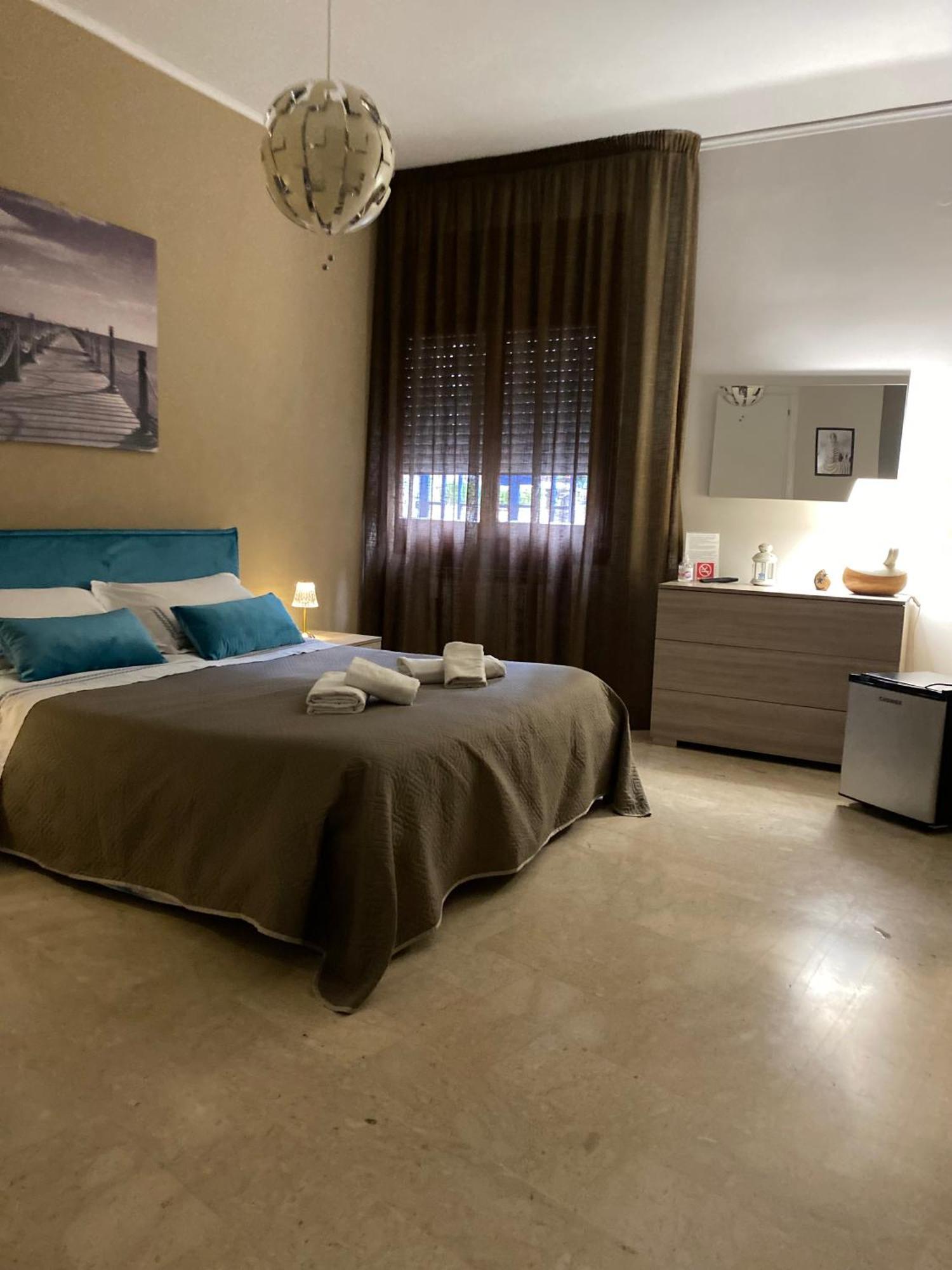 Large Double or Twin Room