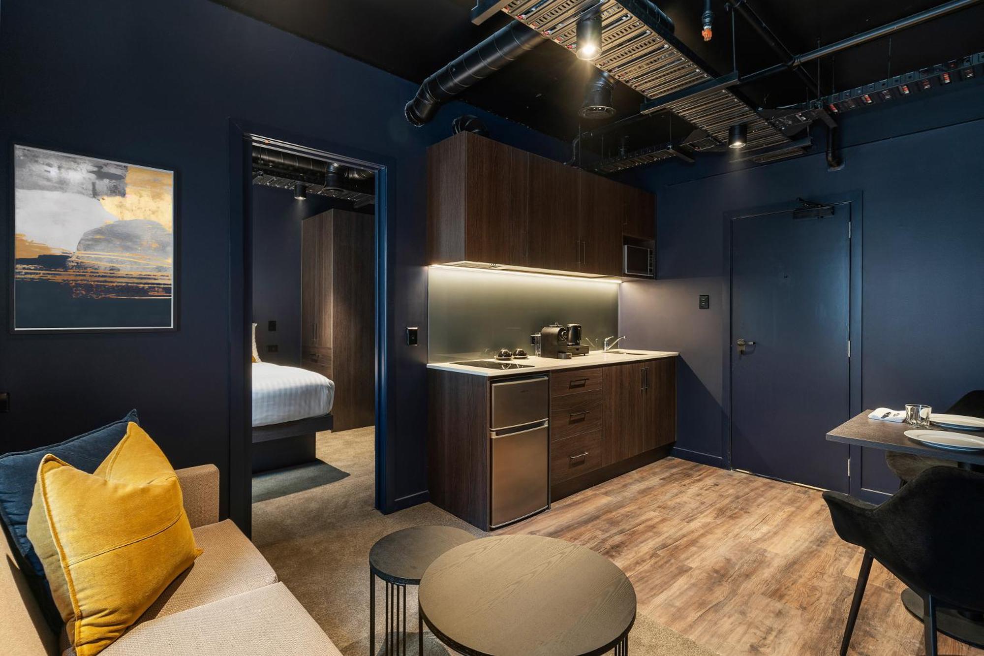 One Bedroom Metro Unit
