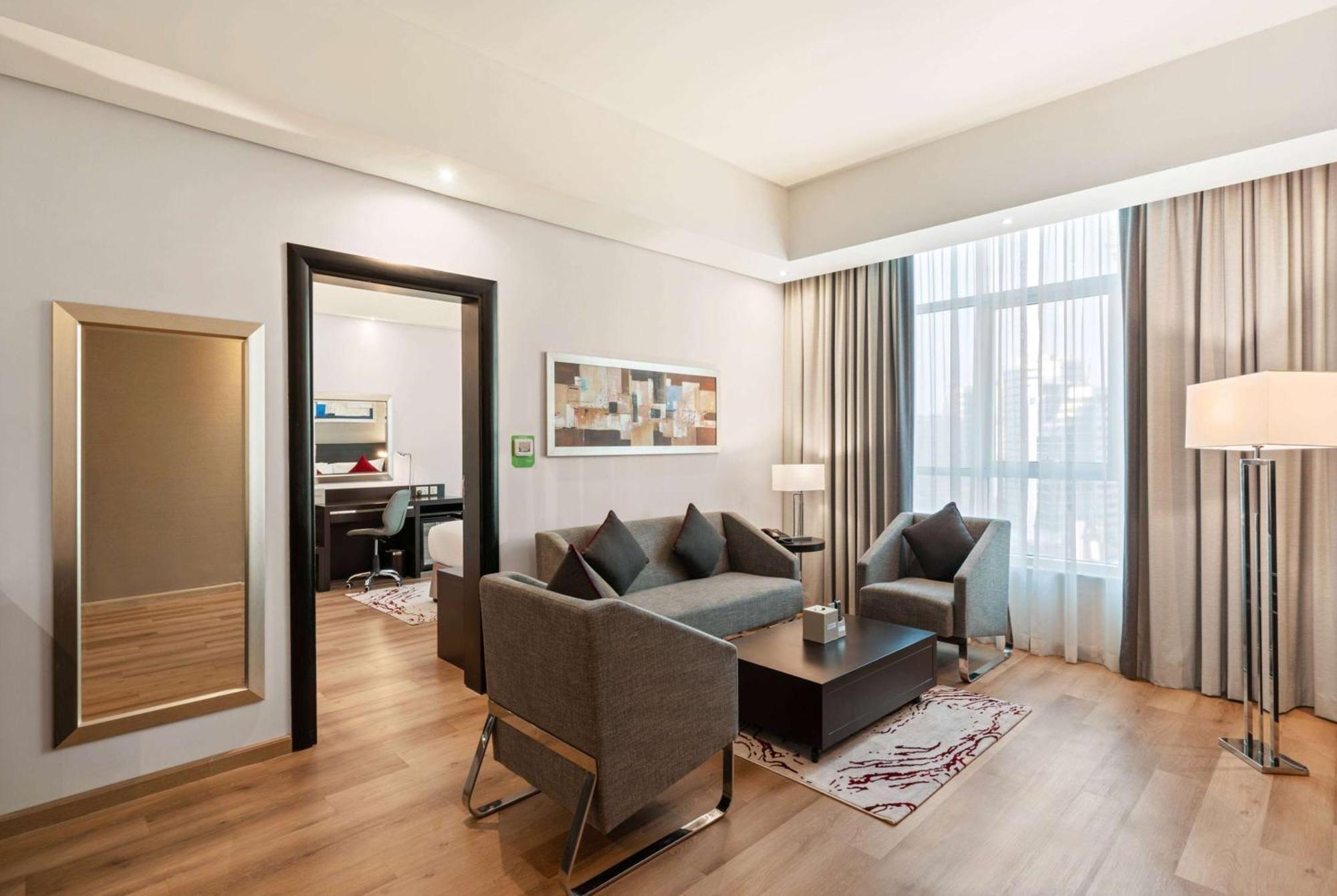 Executive Queen Suite - Non-Smoking