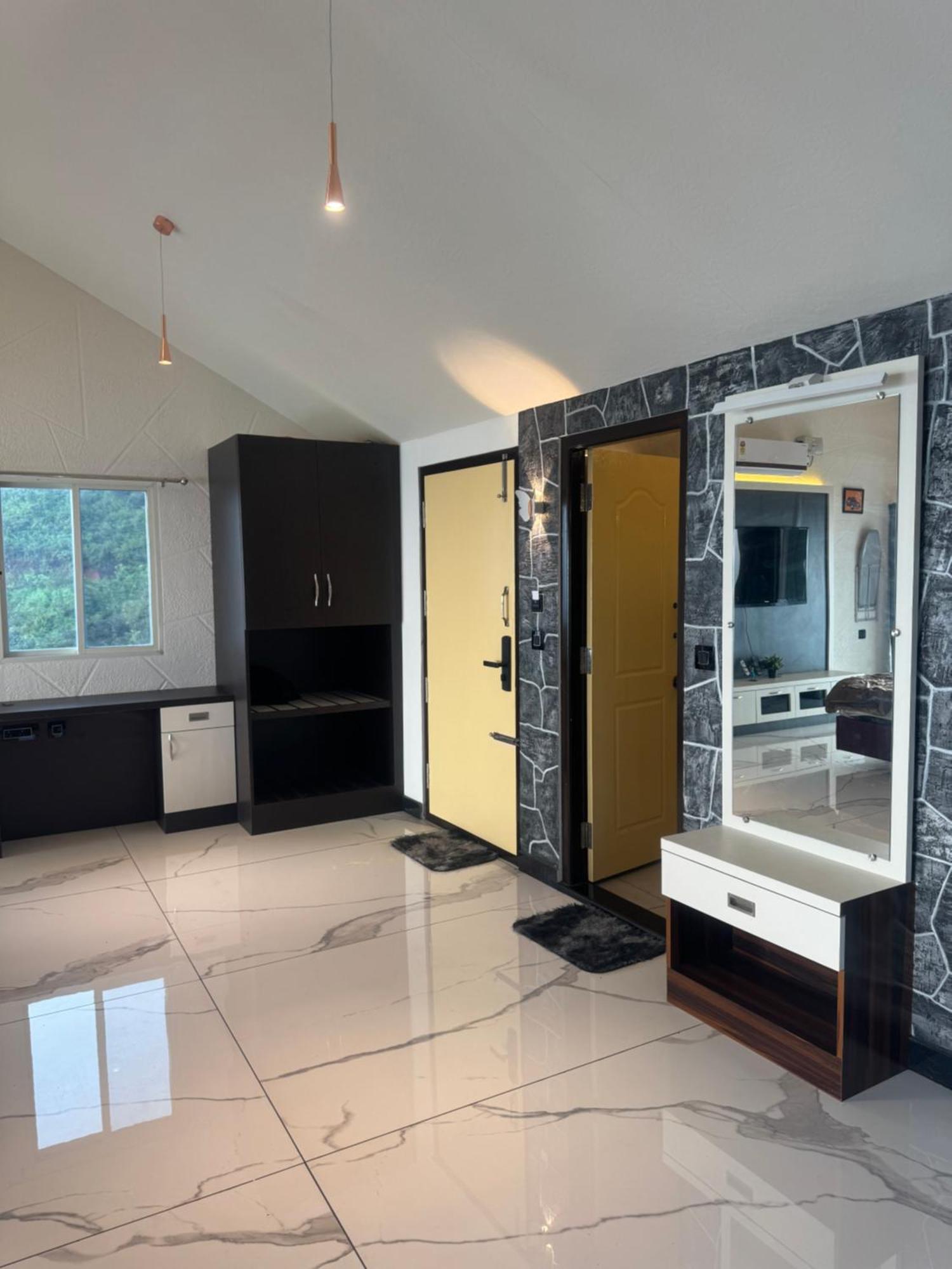 King Room with Mountain View