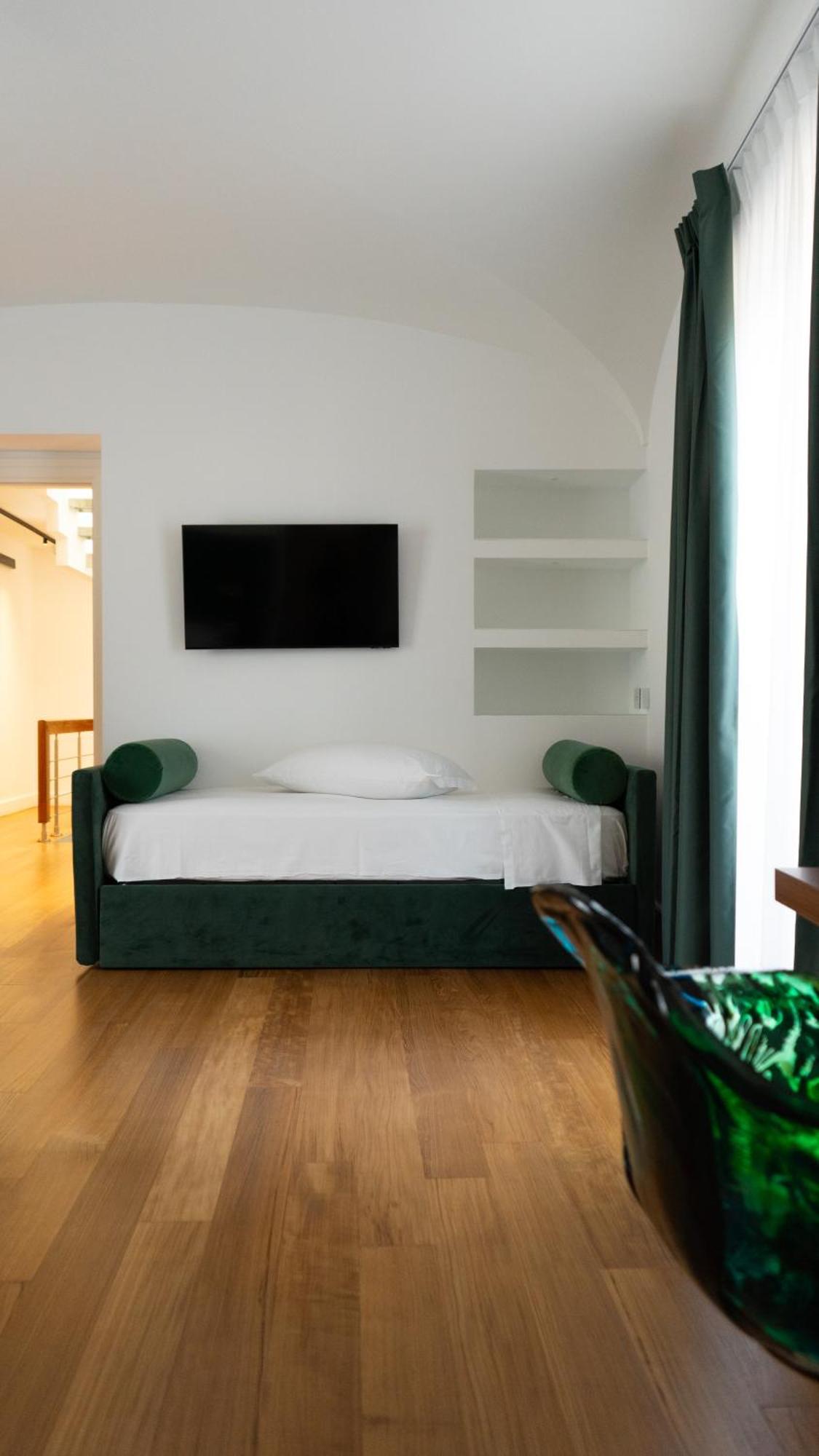 Triple Room with Bath