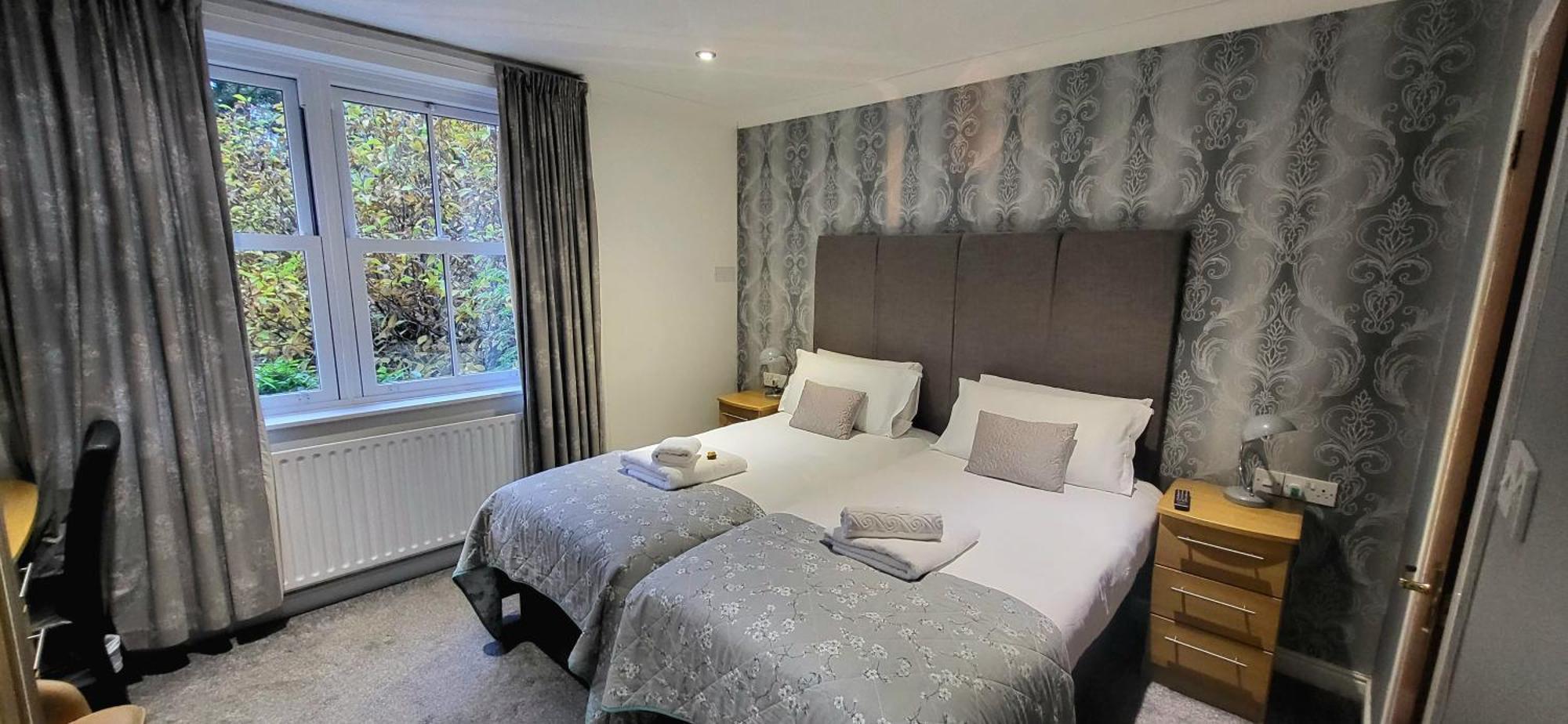 Glenburn Twin Room