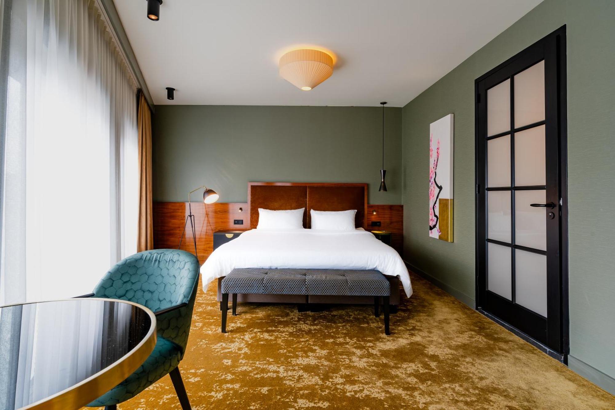 Grand Executive Room