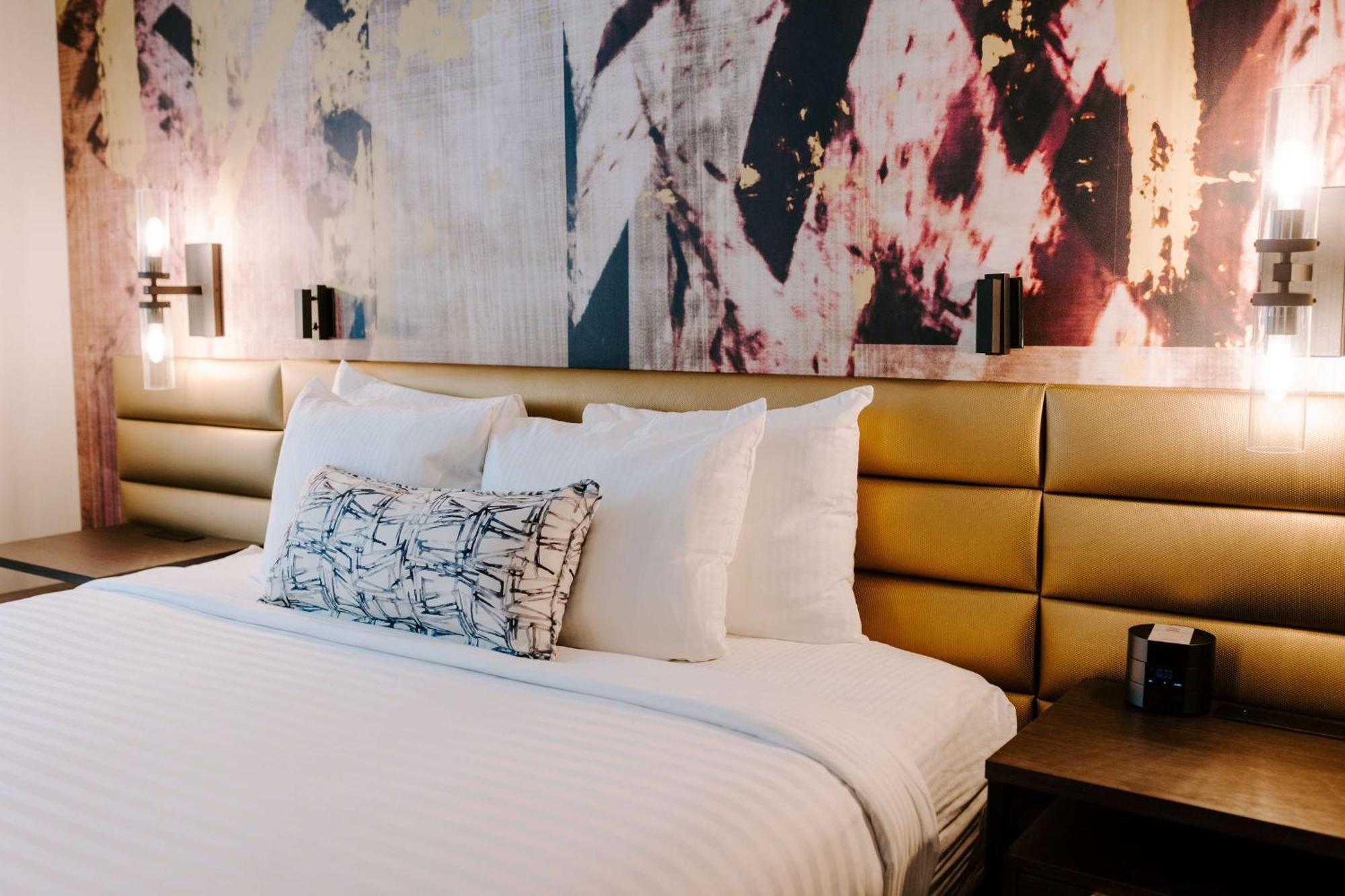 King Suite with Sofa Bed - Disability Access/Non-Smoking