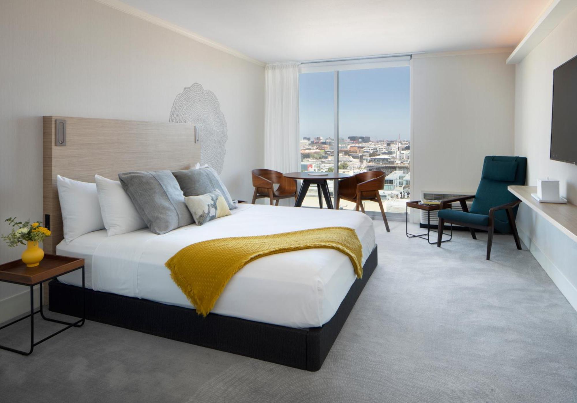 Executive King Room City View High Floor Non-Smoking