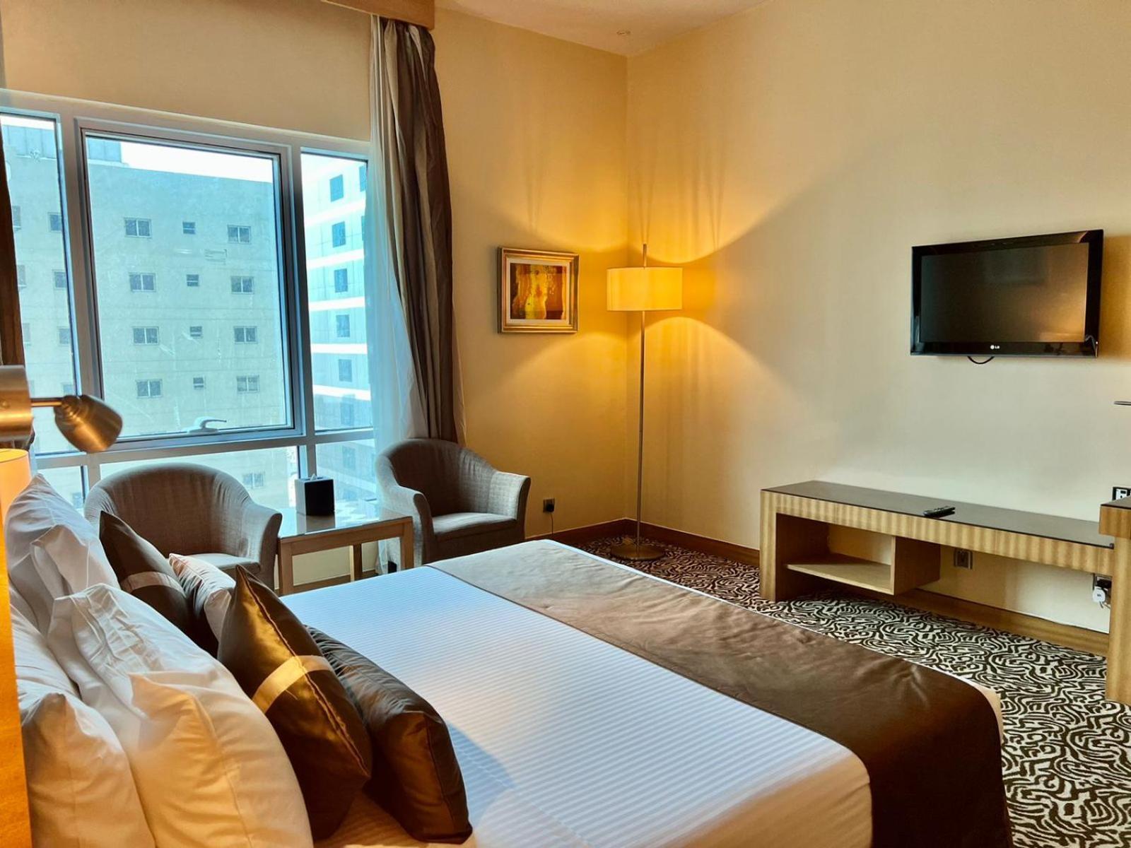Deluxe Room with One King Bed
