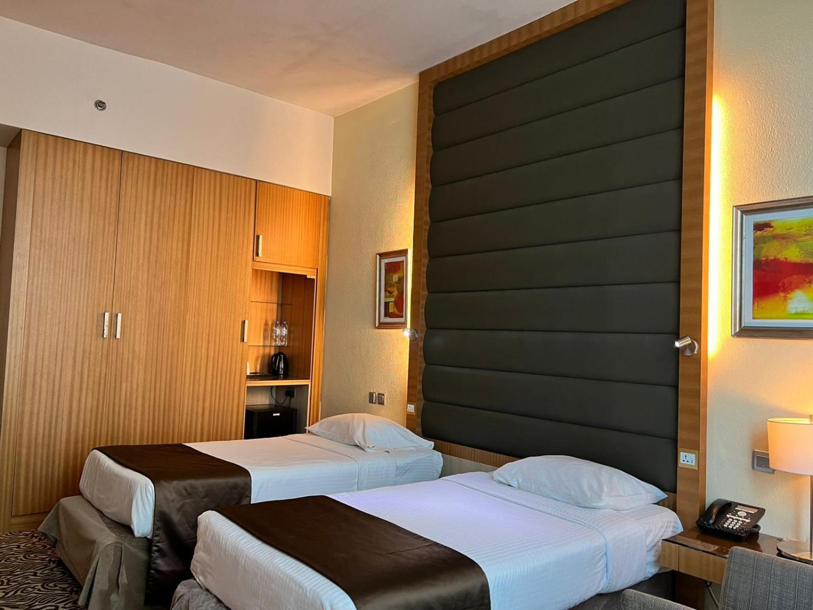 Standard Room with Two Twin Beds