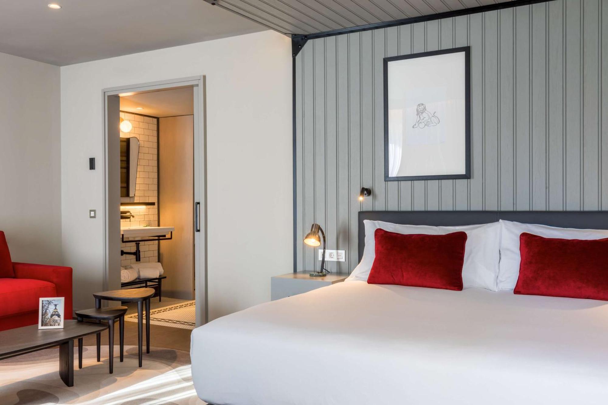 Premium Junior King Suite,1548269167:JPEG