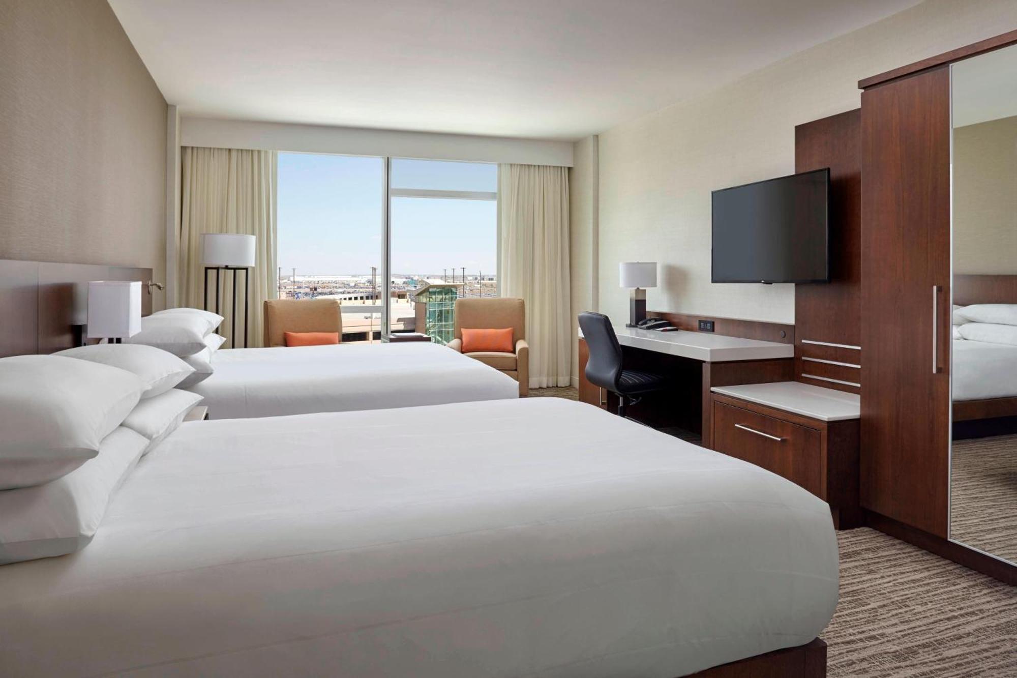 Queen Room with Two Queen Beds - Concierge Level