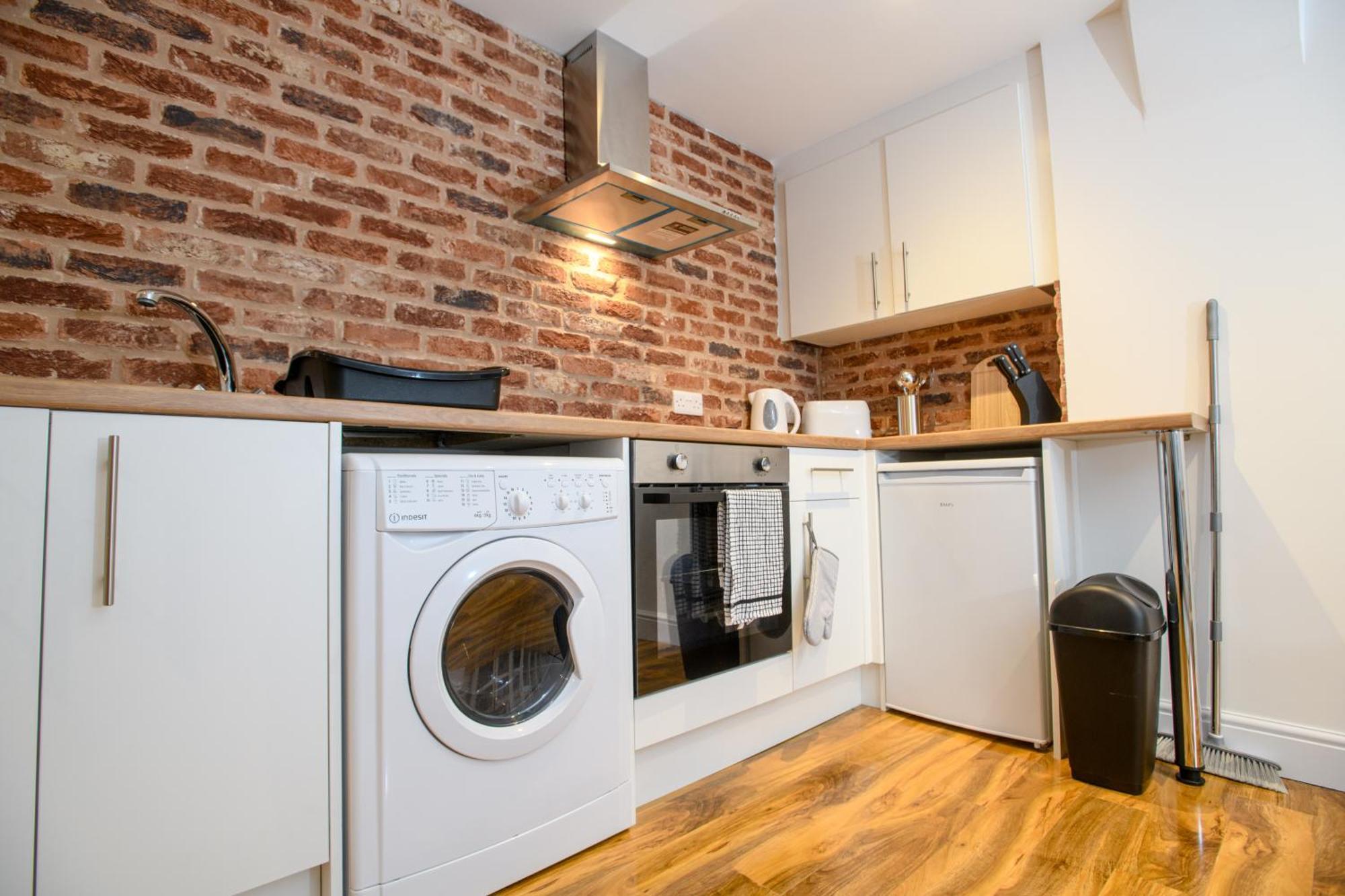 Classic One-Bedroom Apartment with King Bed