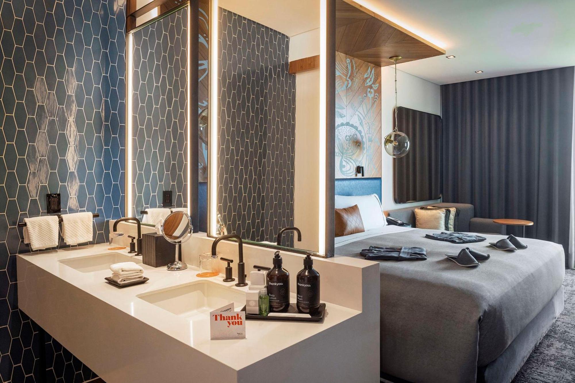 King Suite with Panoramic View