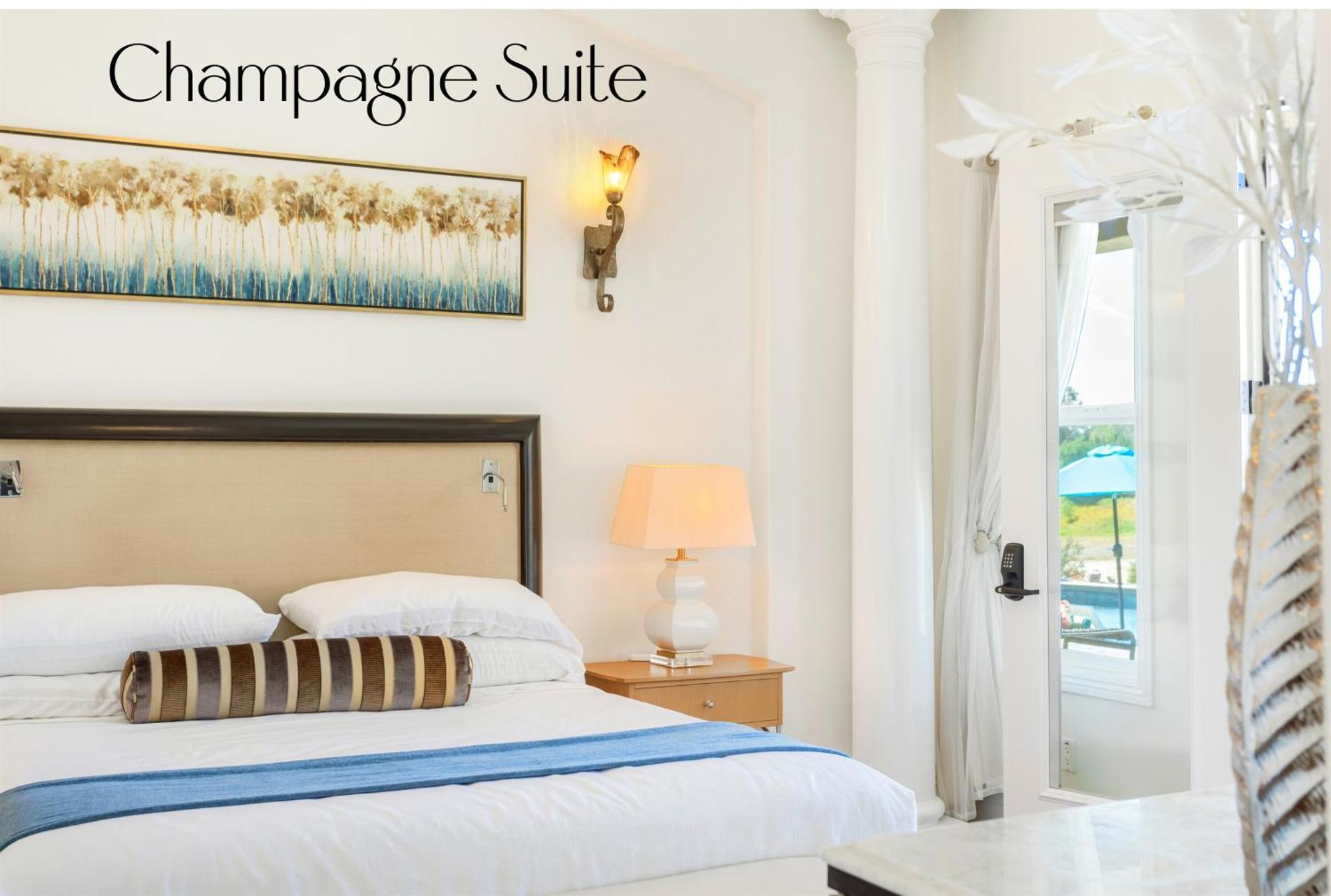King Suite with Pool View