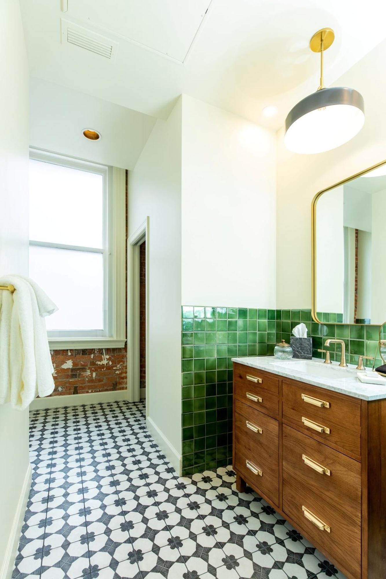 Remedy King Suite