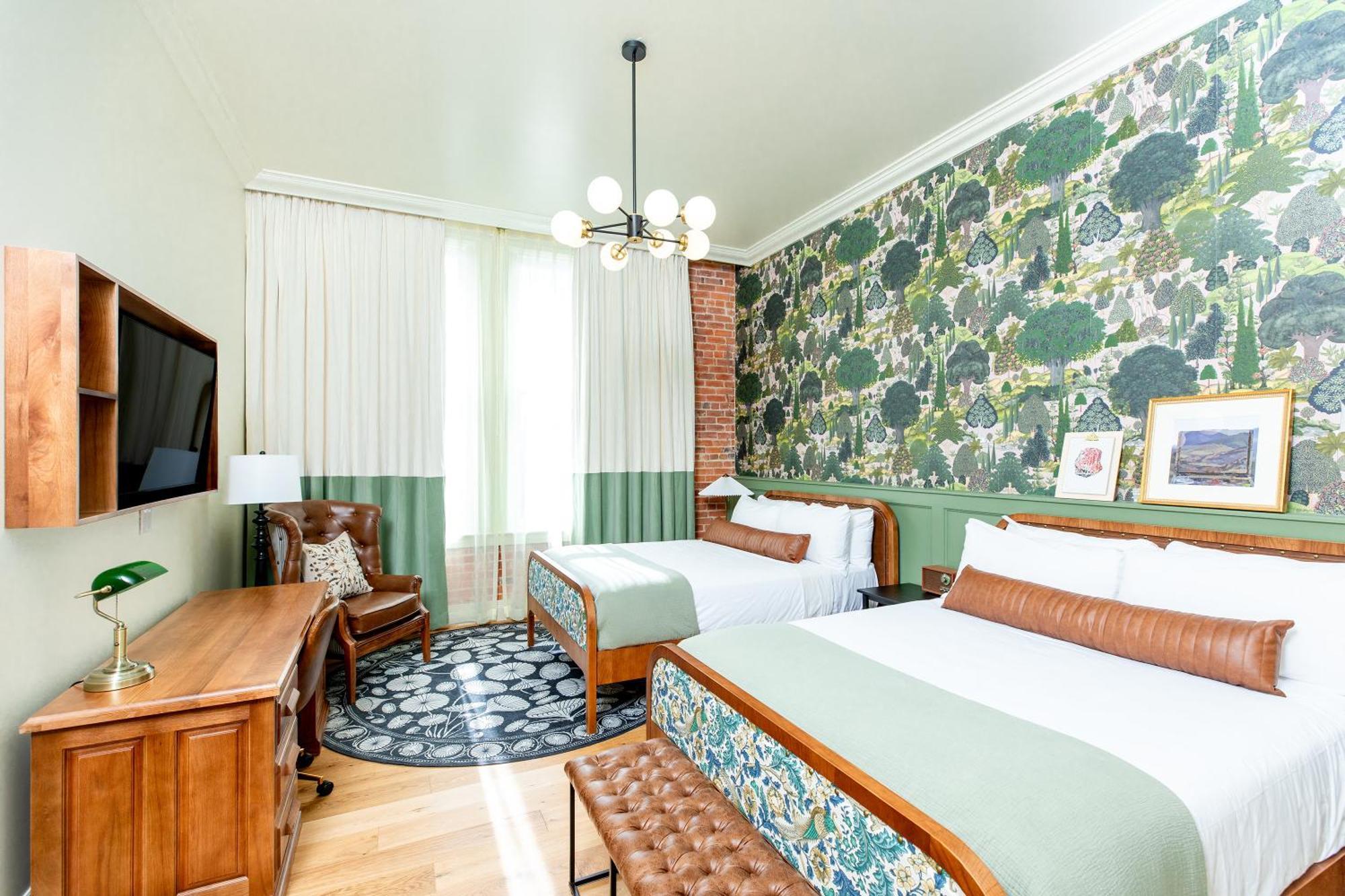 Club King Room
