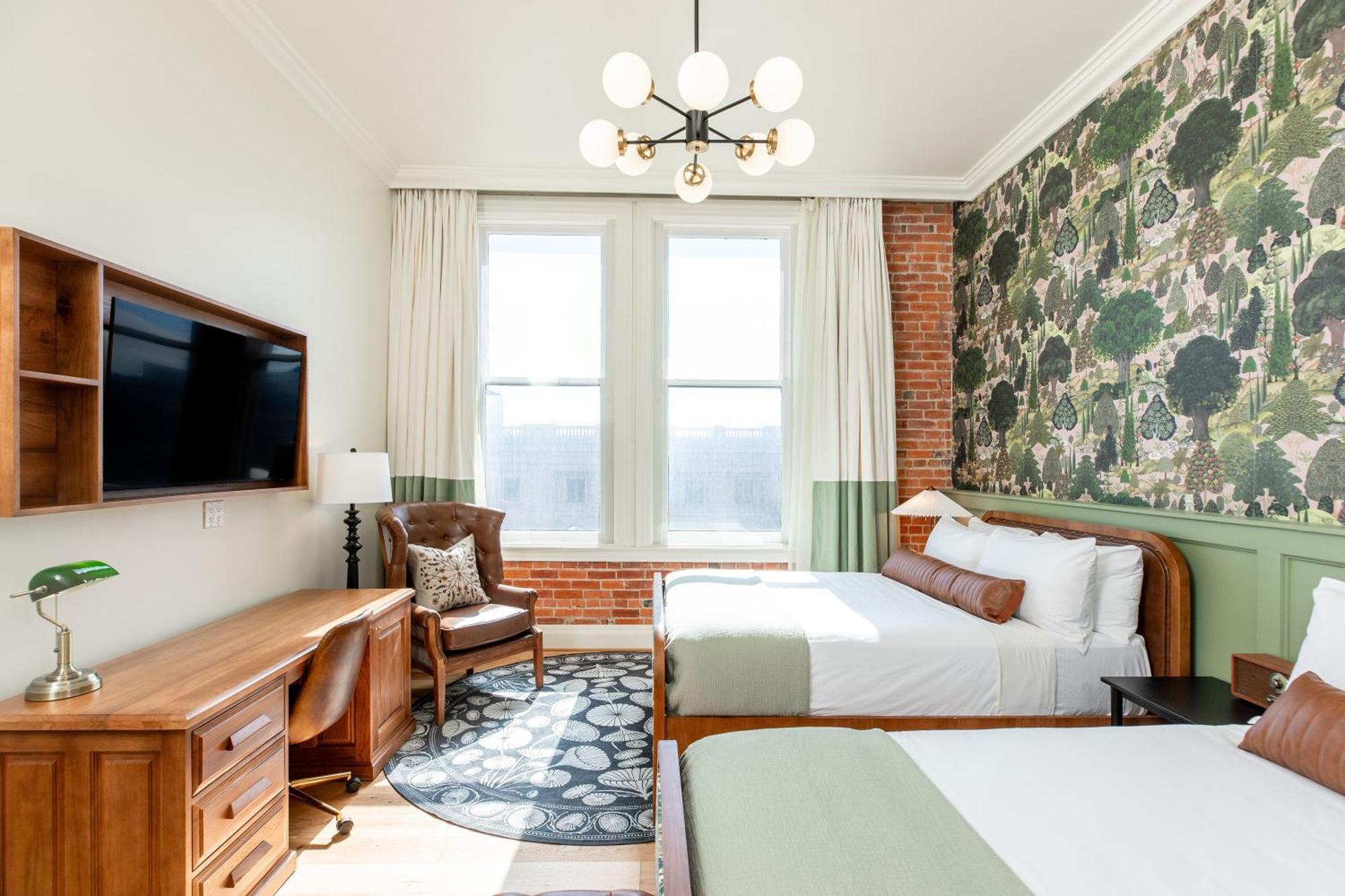 Club King Room