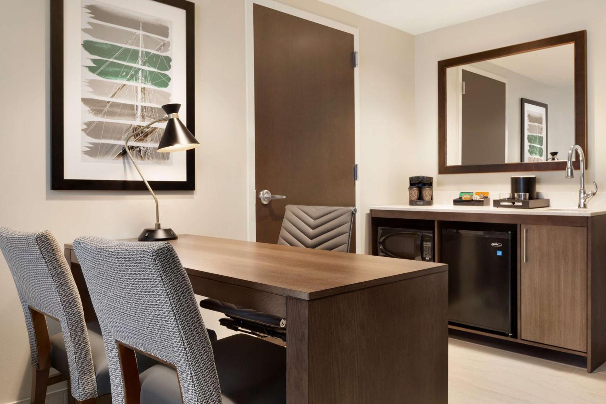 King Studio with River View - Hearing Accessible