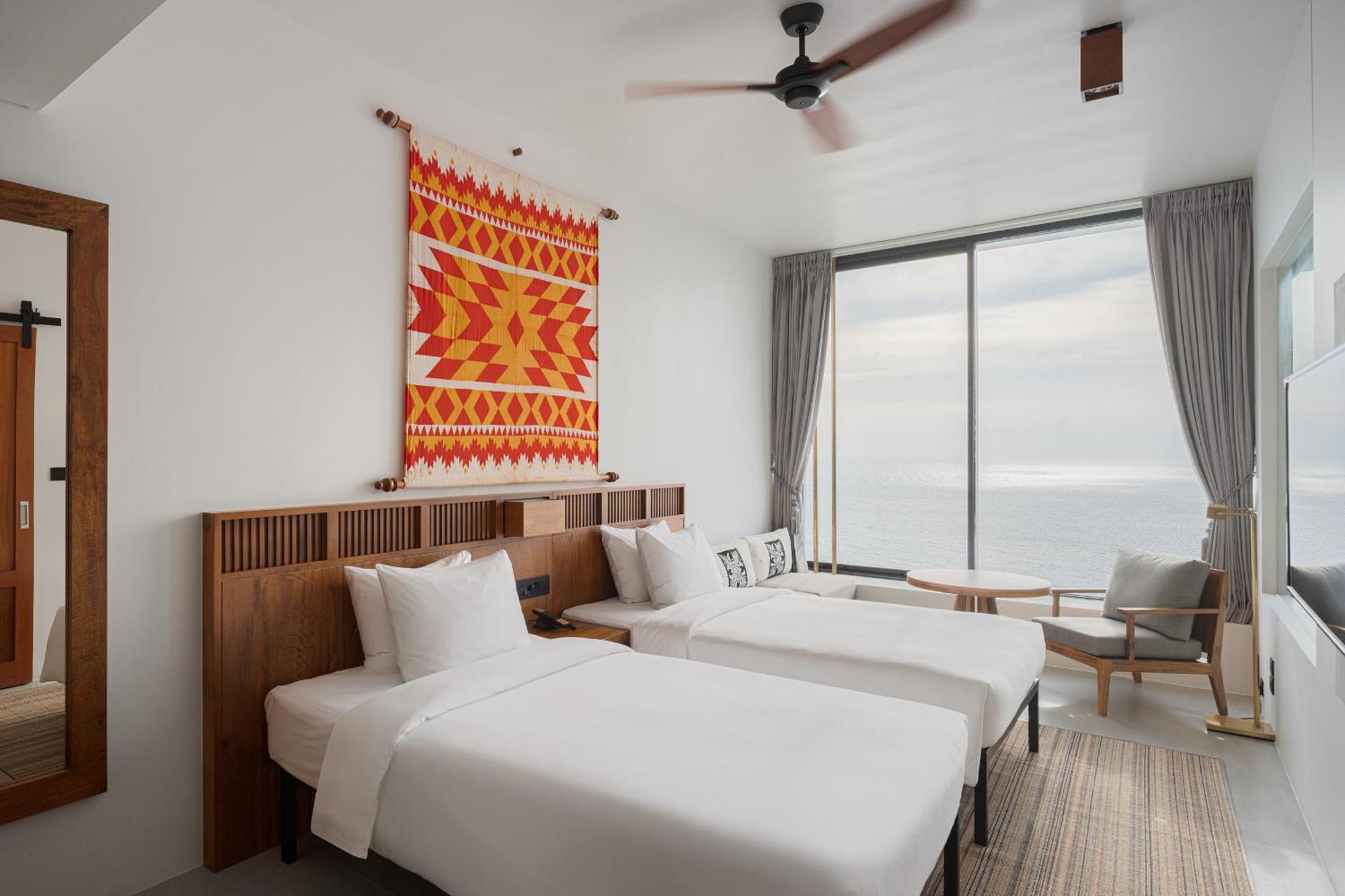 Deluxe Twin Sea View Room