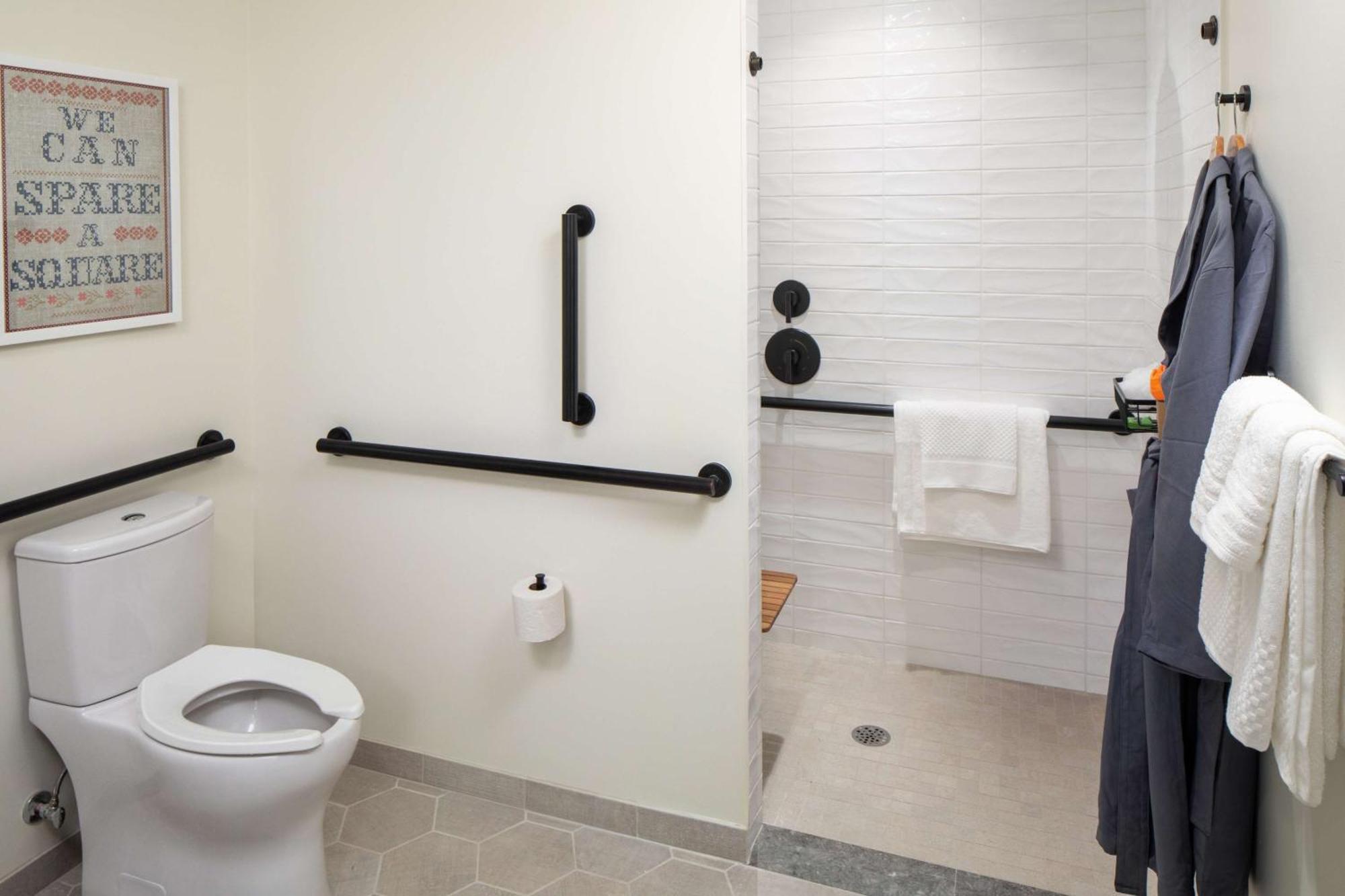 Premium King Room - Hearing/Mobility Accessible
