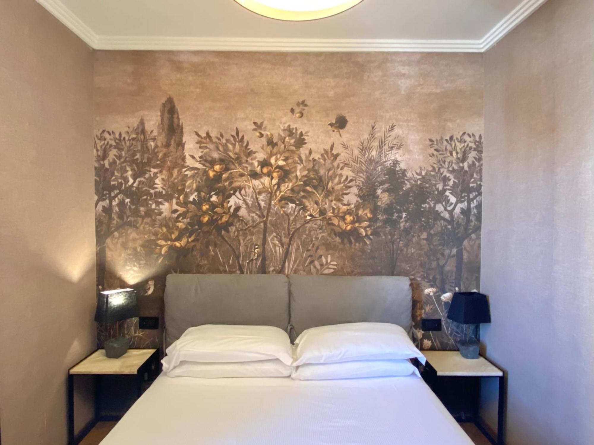 Small Double Room,640647537:JPEG