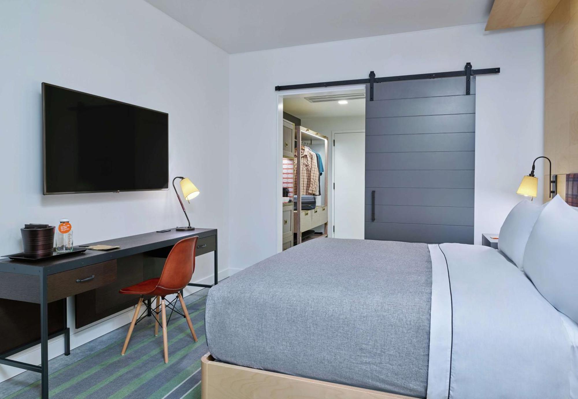 King Room with Mobility Accessible Shower