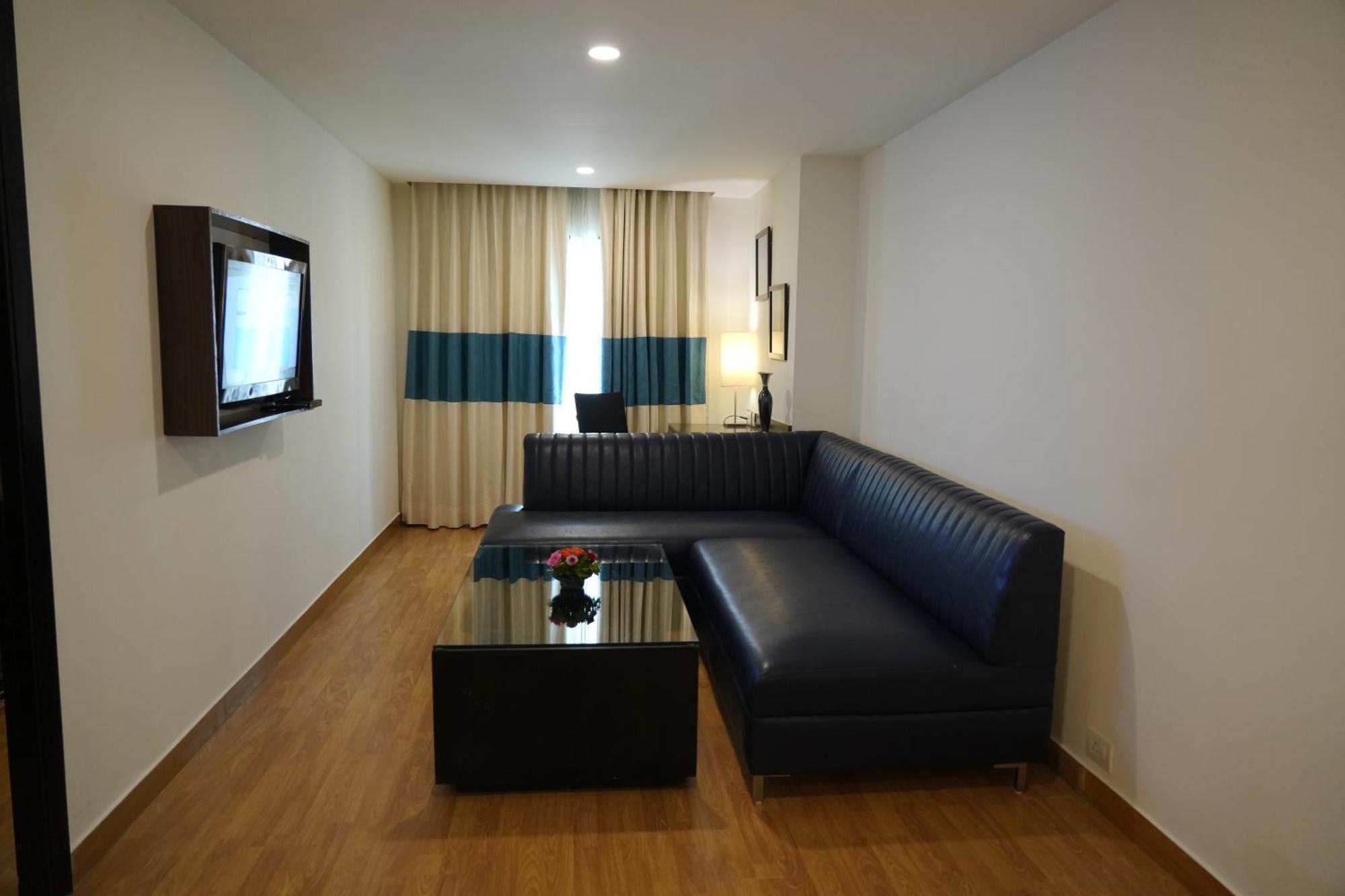 Four Points Suite with 15% discount on F&B and 25% discount on Laundry
