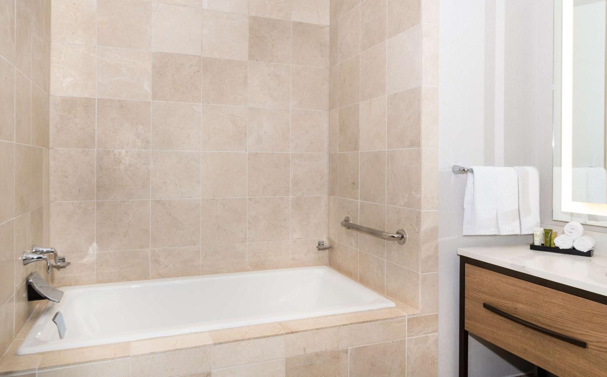 Executive Floor One Bedroom King Suite
