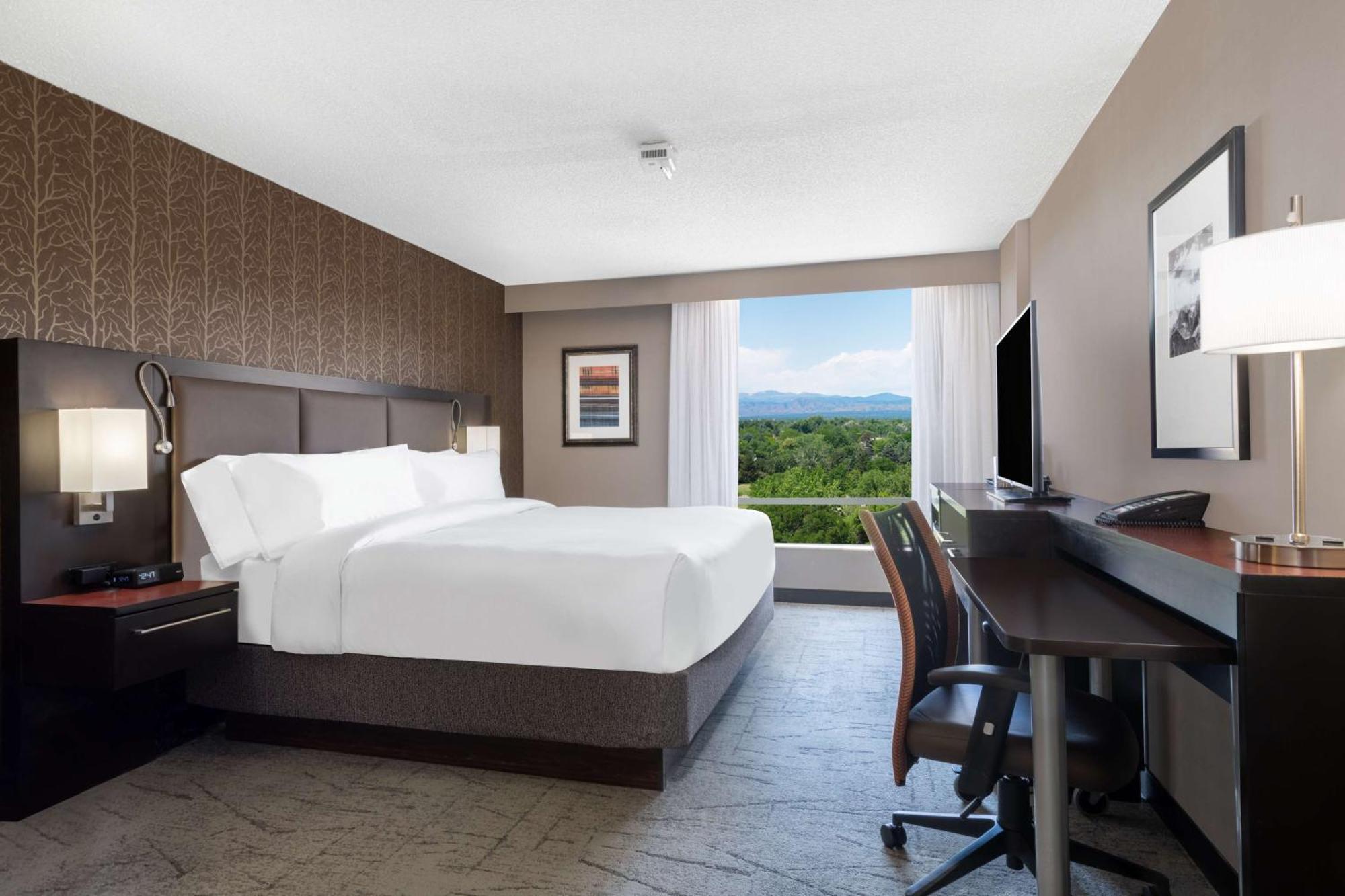 King Room with Mountain View