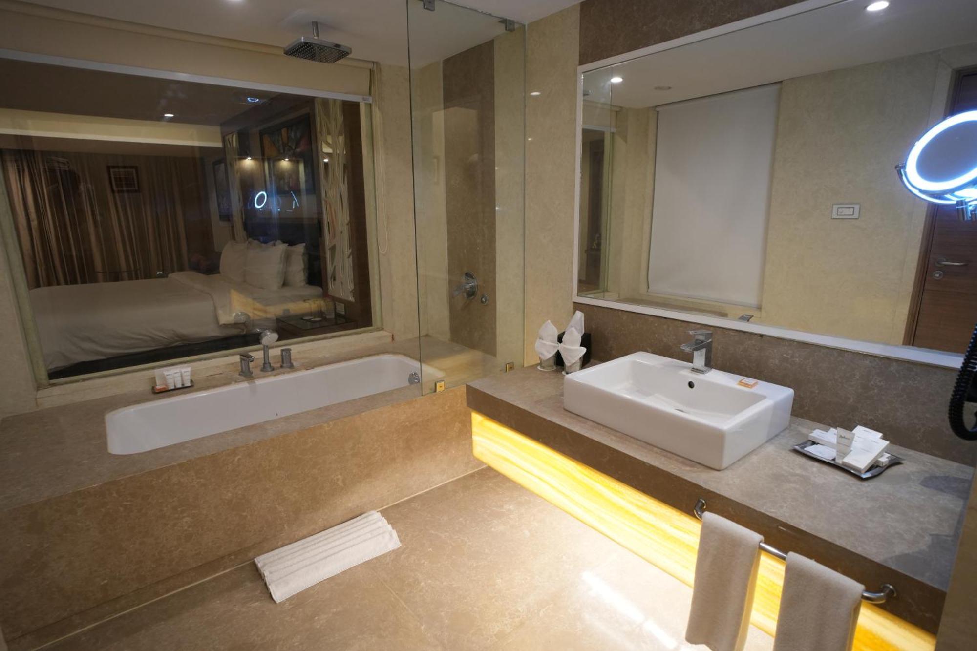 Deluxe Room-Enjoy on Food & Soft Beverages Spa room dining,1552407202:JPEG