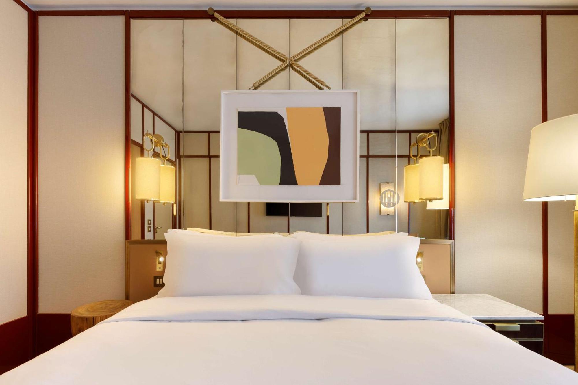 Deluxe King Room