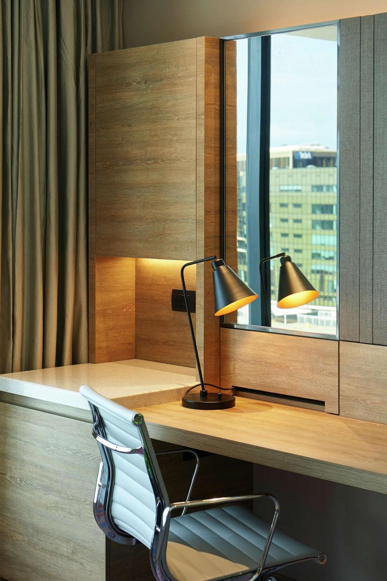Deluxe King Room with Panoramic View - High Floor