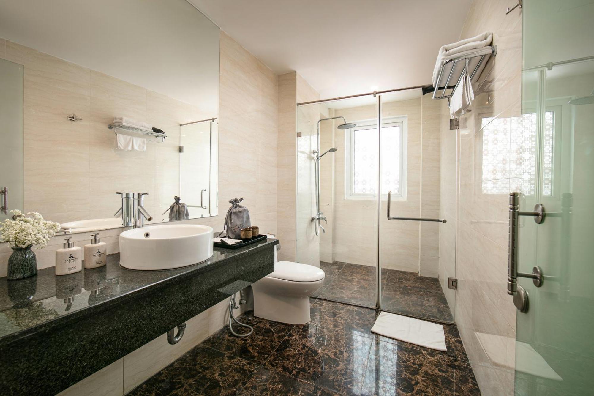 Triple Room with City View