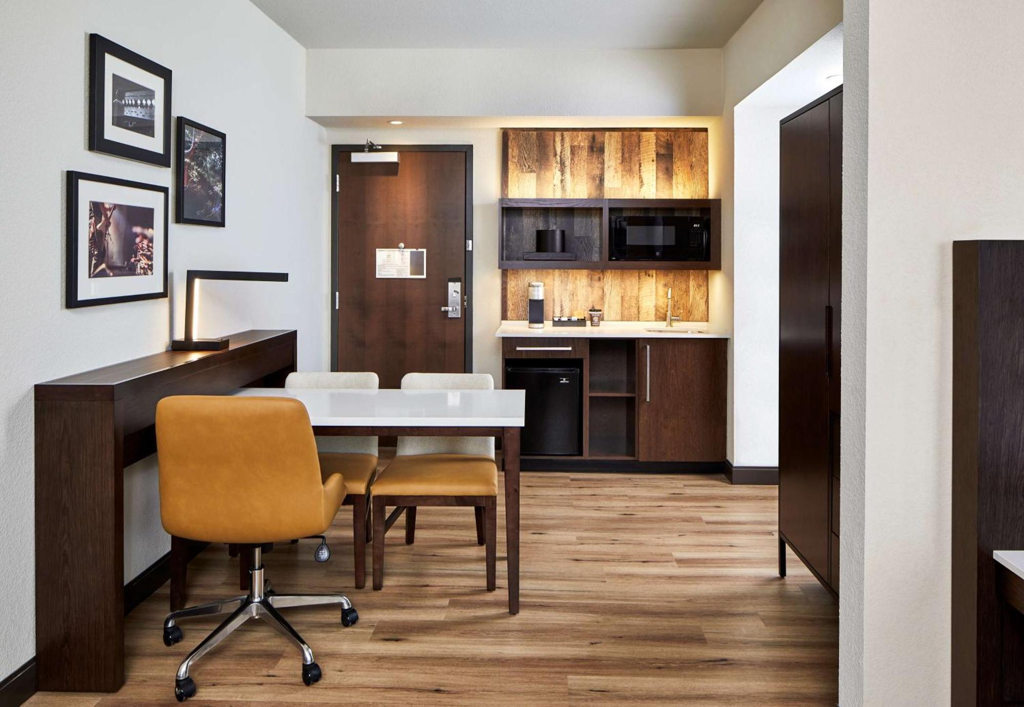 King Studio Suite