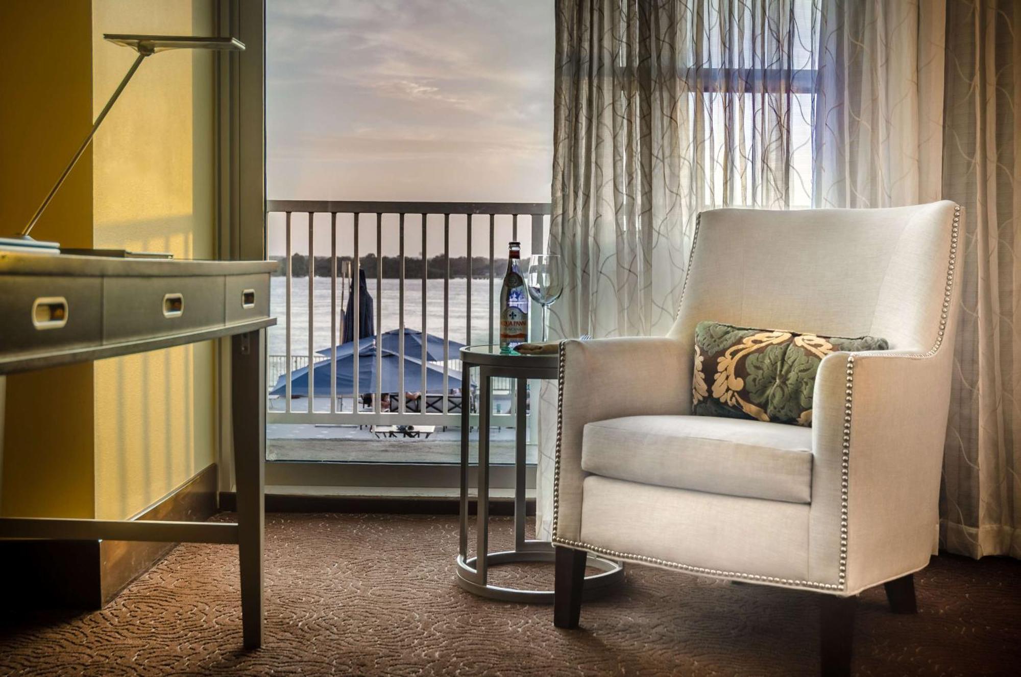 Queen Room Two Queen Beds Balcony River View Executive Floor