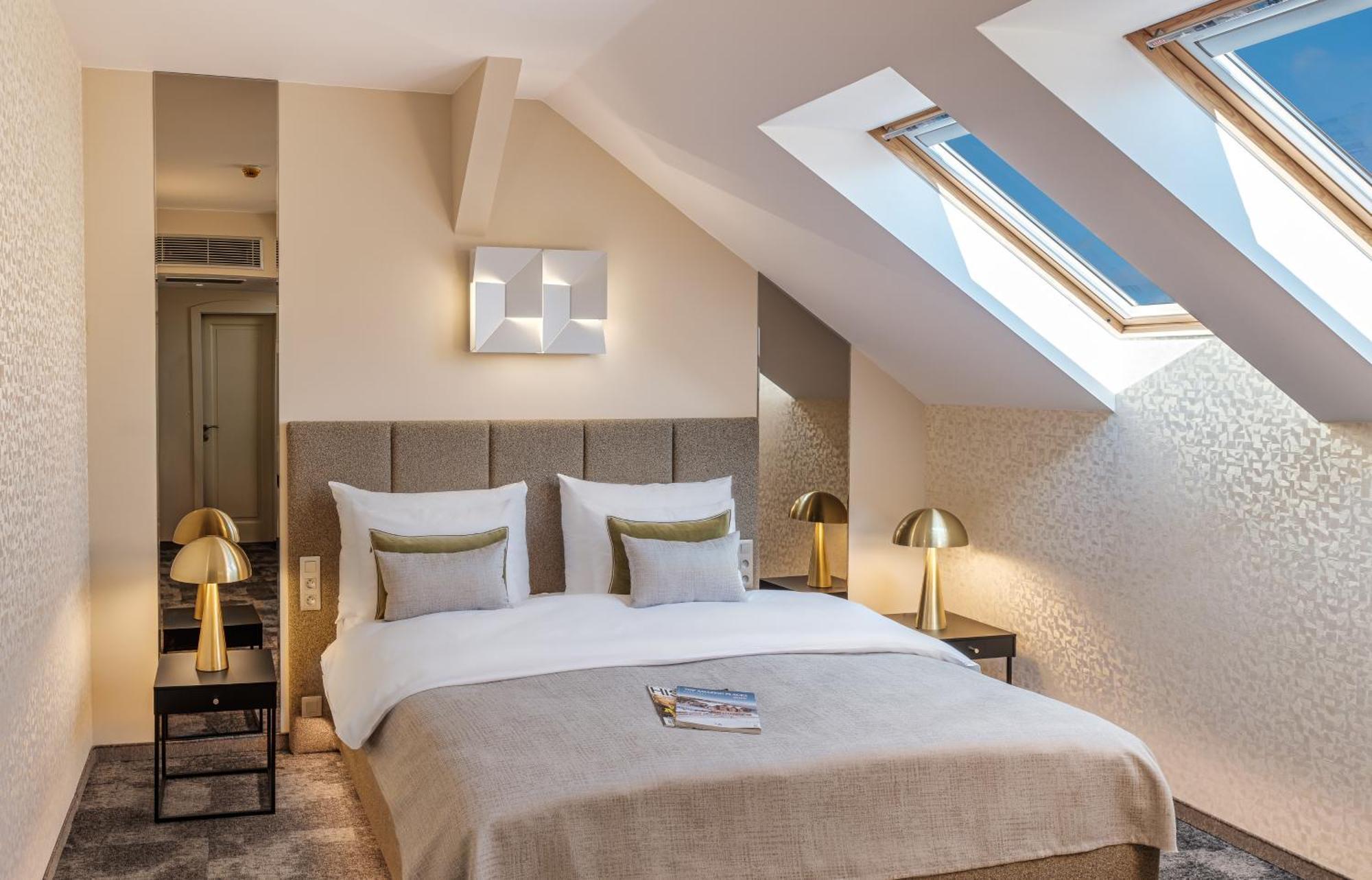 Superior Triple Attic Room