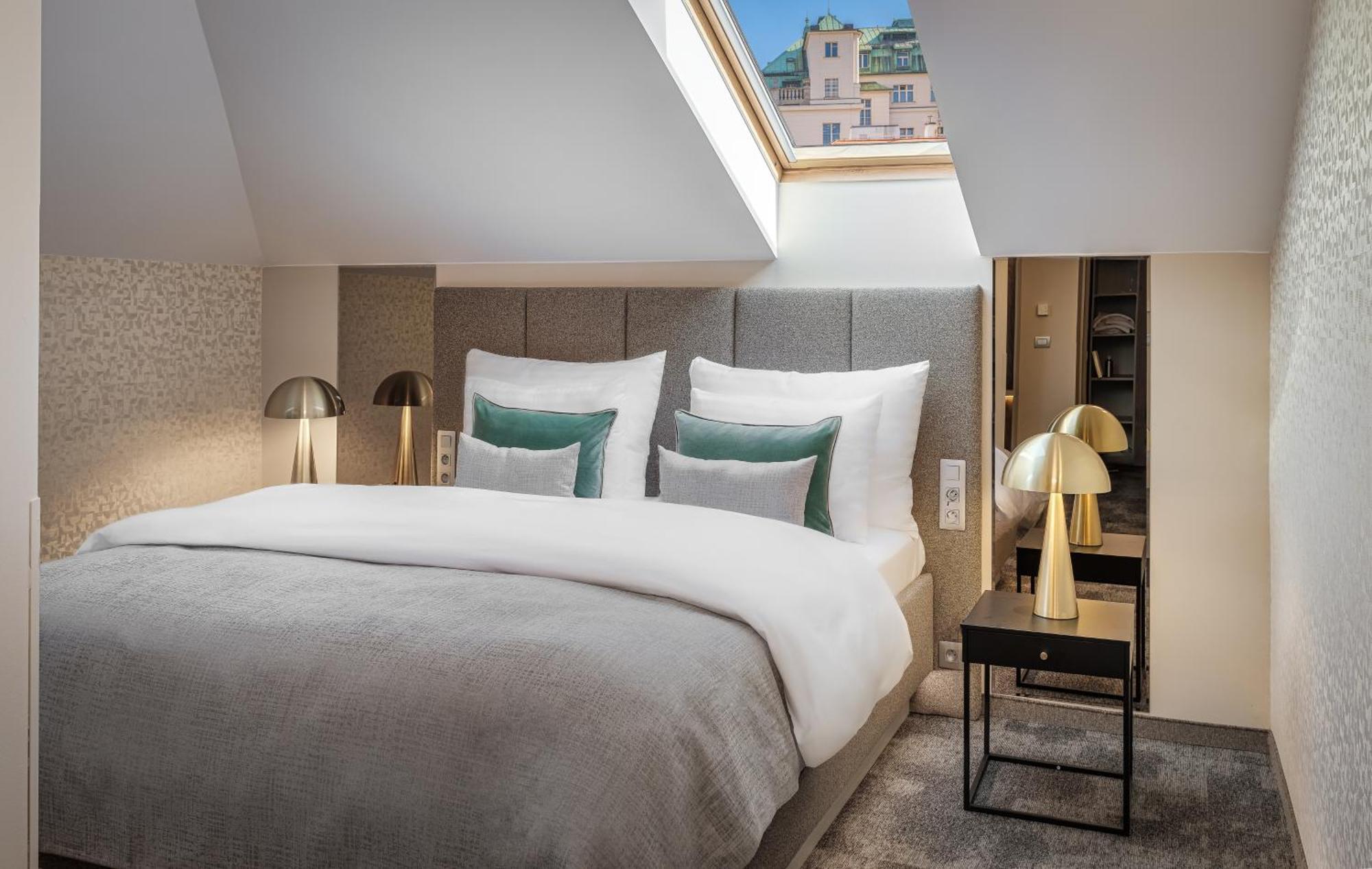 Superior Attic Room