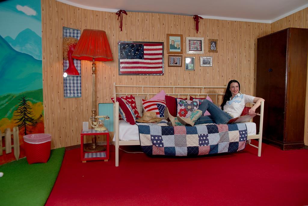 Double Room - DollyWould