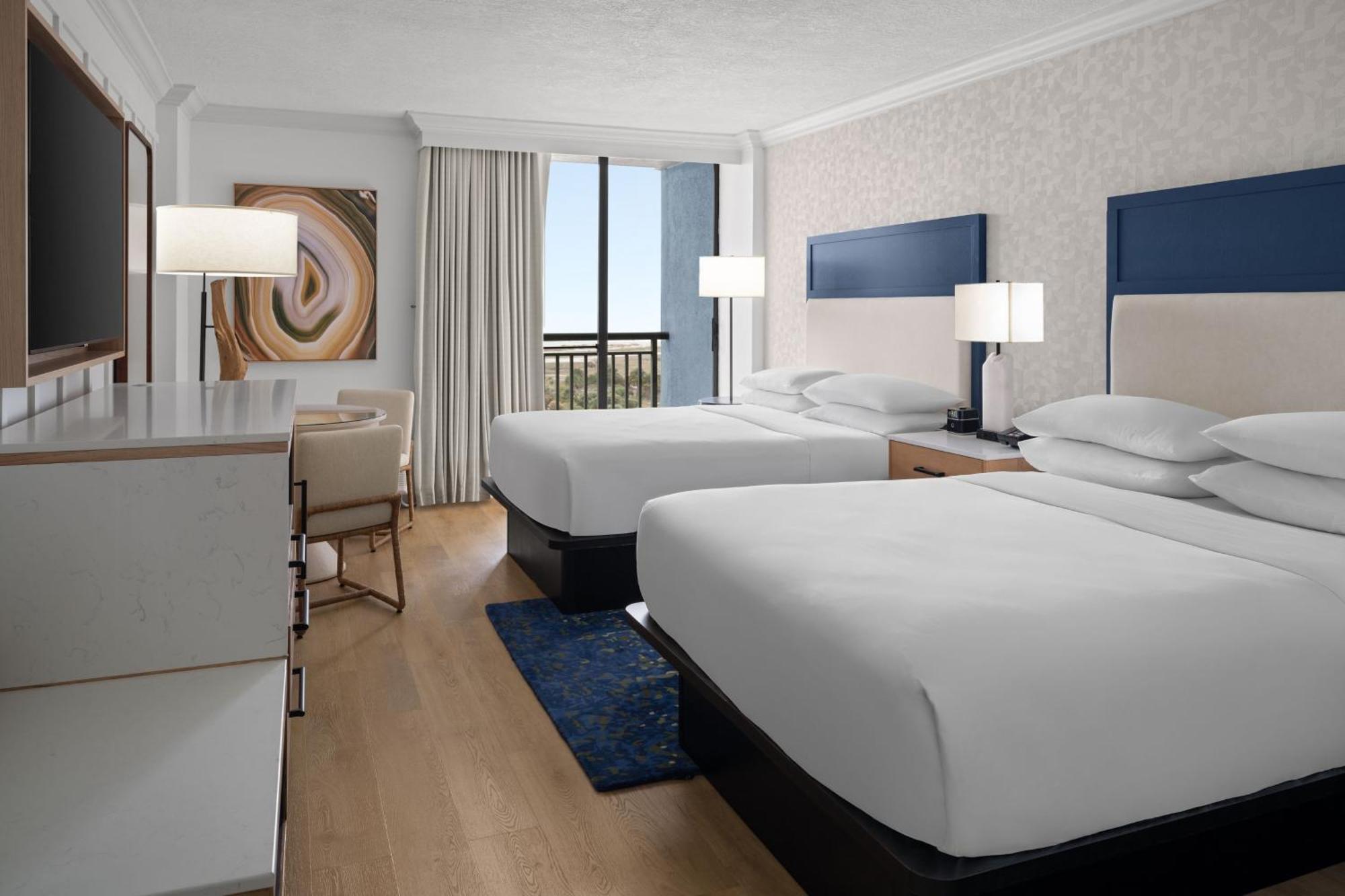 Guest room, 2 Queen, Gulf side, Poolside, Balcony