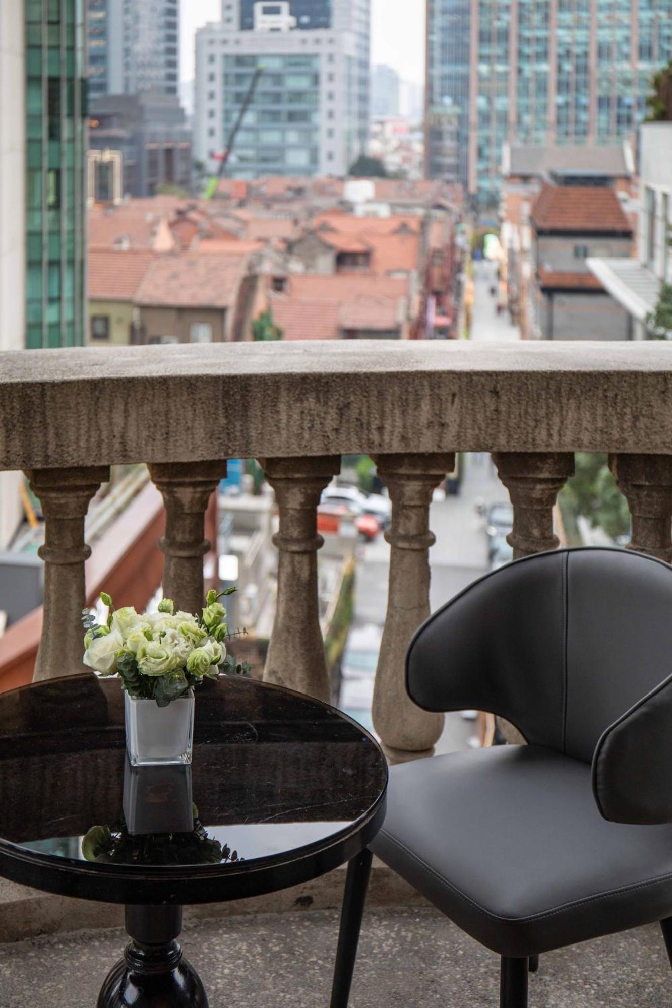 City King Room with Balcony