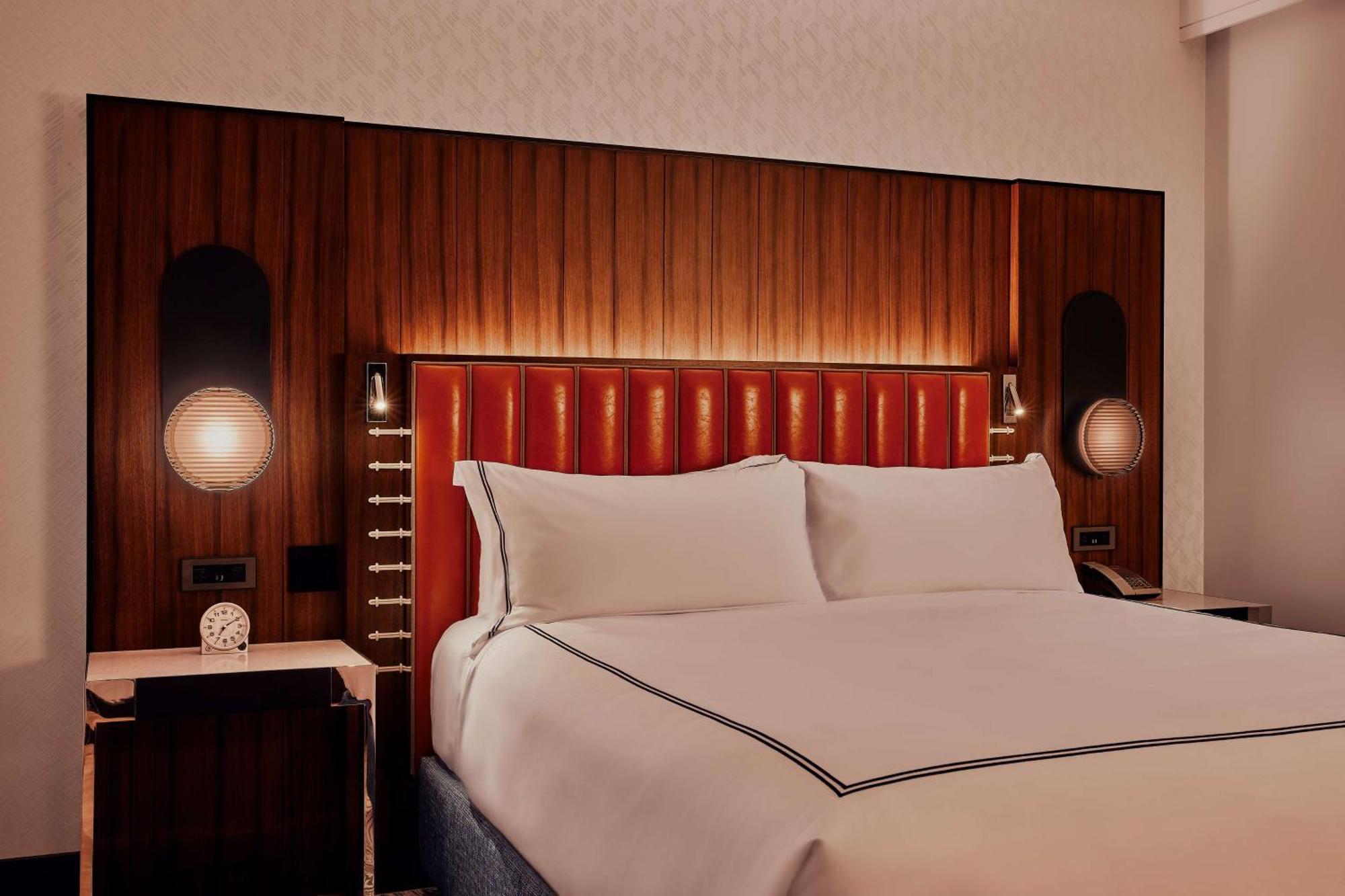 King Room with City View - High Floor