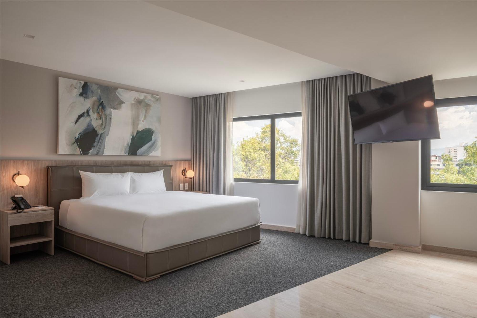 Deluxe Queen Room