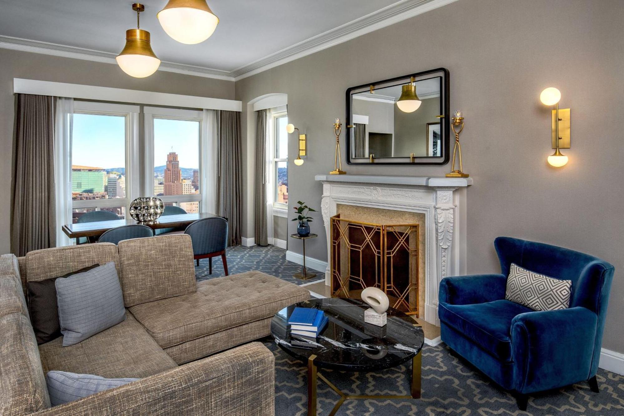 Stone Suite 1 Bedroom Suite 1 King Skyline view